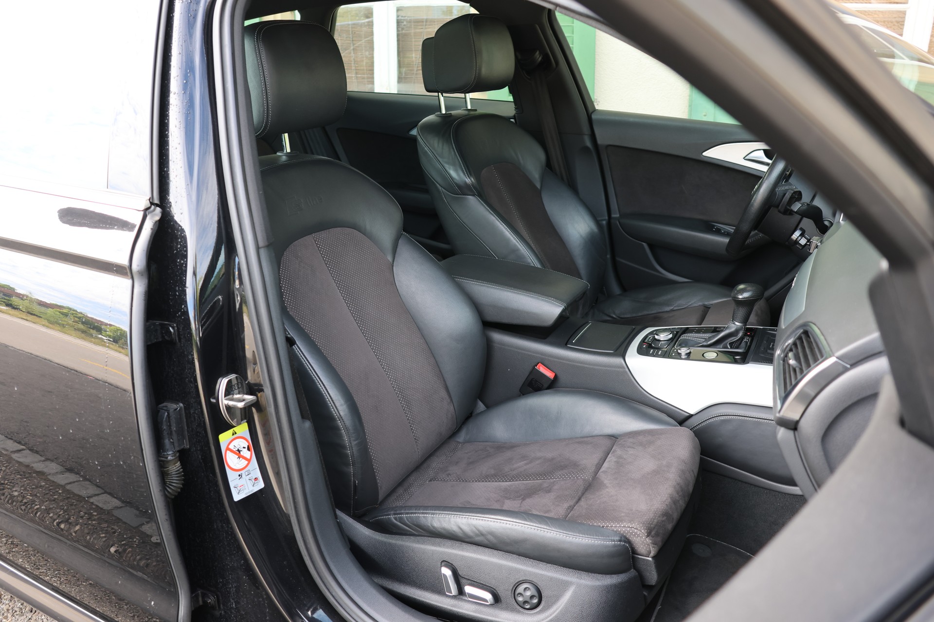 AUDI A6 Avant 3.0 BiTDI V6 quattro tiptronic S line-image-10