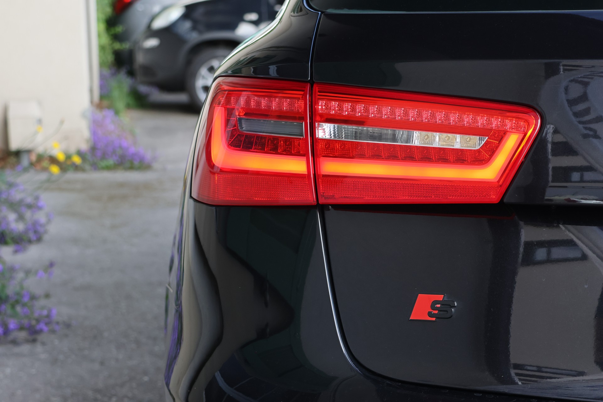 AUDI A6 Avant 3.0 BiTDI V6 quattro tiptronic S line-image-6