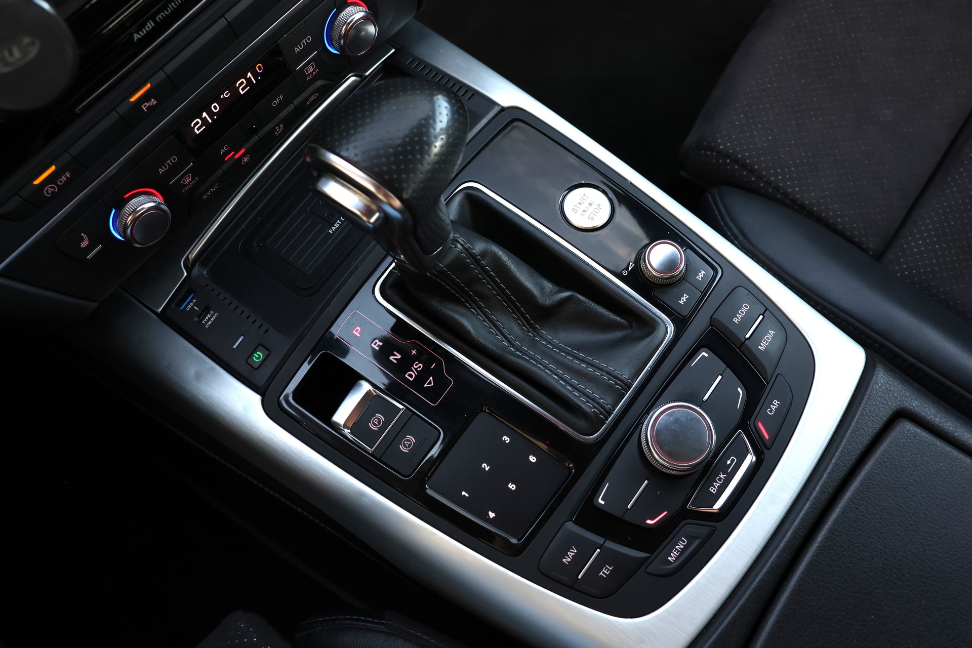 AUDI A6 Avant 3.0 BiTDI V6 quattro tiptronic S line-image-23