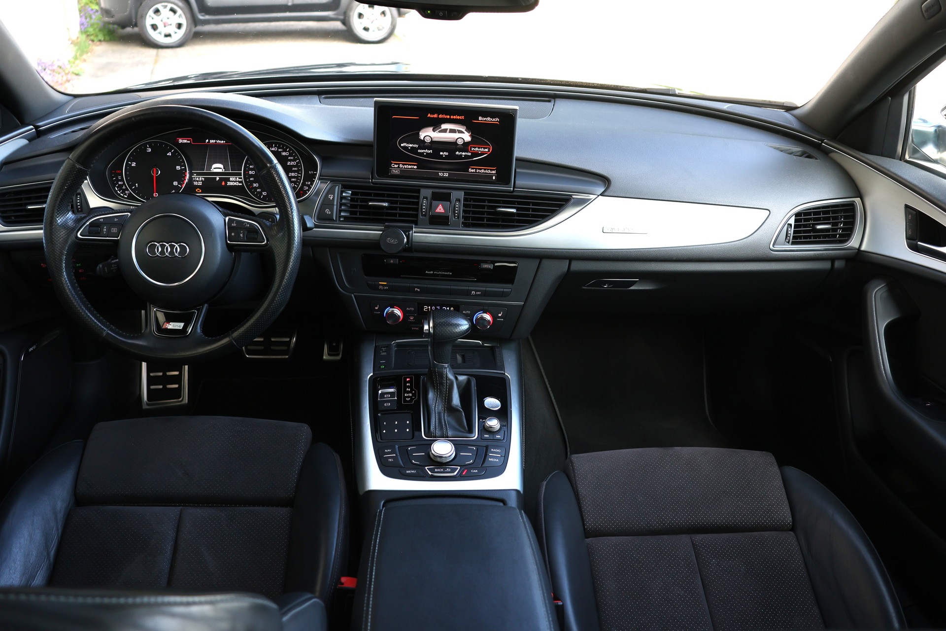 AUDI A6 Avant 3.0 BiTDI V6 quattro tiptronic S line-image-12