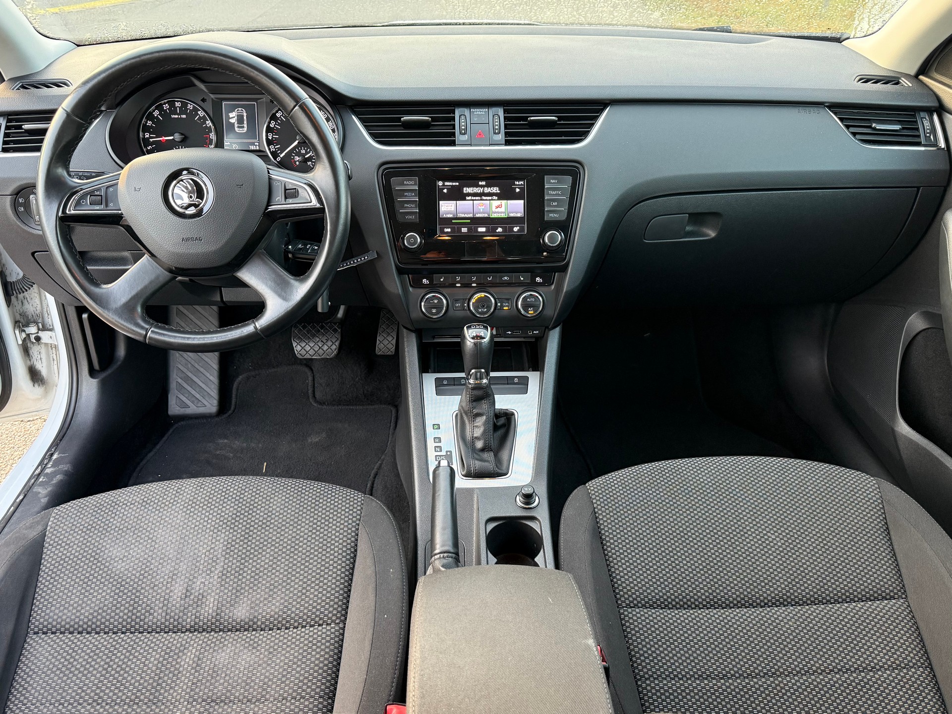SKODA Octavia Combi 2.0 TDI Ambition 4x4 DSG-image-7