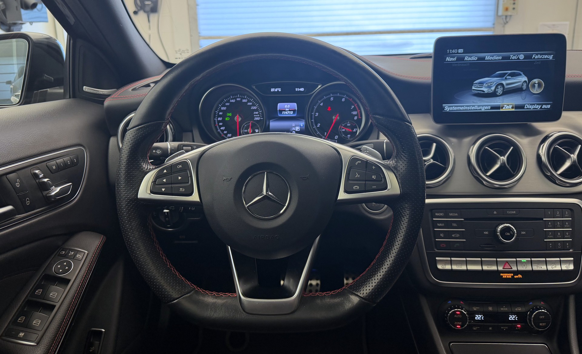 MERCEDES-BENZ GLA 250 AMG Line 4Matic 7G-DCT-image-6