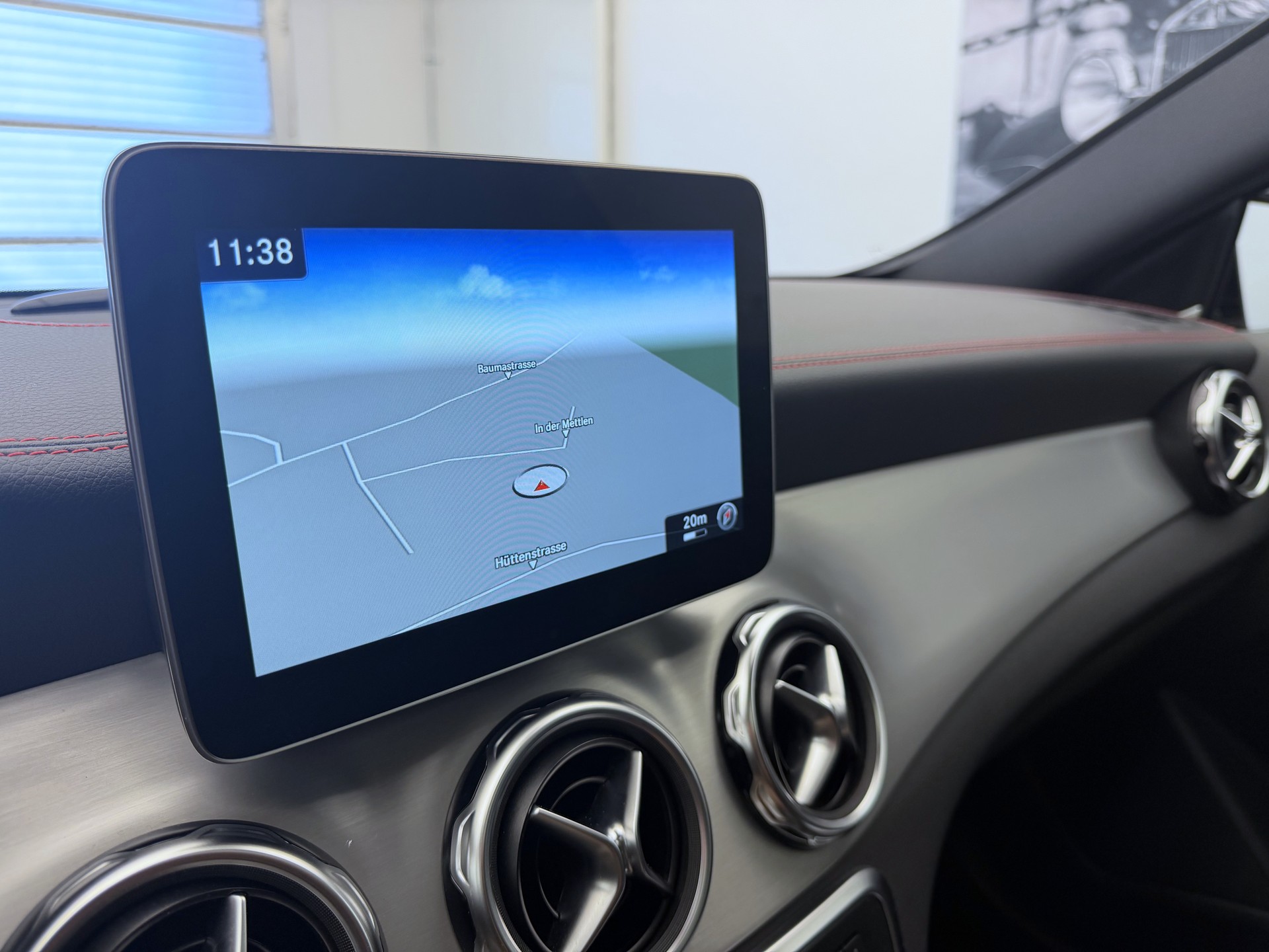 MERCEDES-BENZ GLA 250 AMG Line 4Matic 7G-DCT-image-14