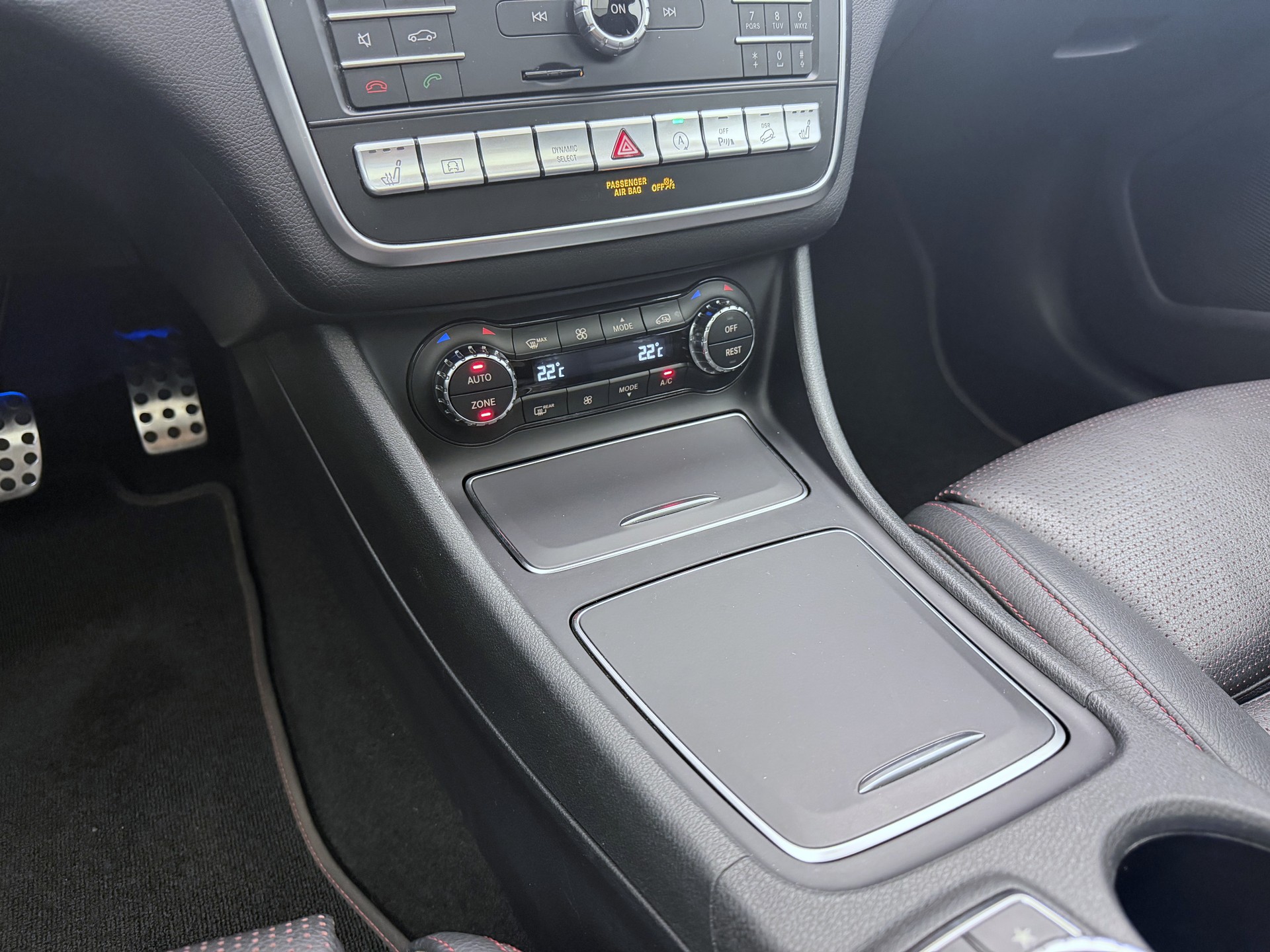 MERCEDES-BENZ GLA 250 AMG Line 4Matic 7G-DCT-image-11
