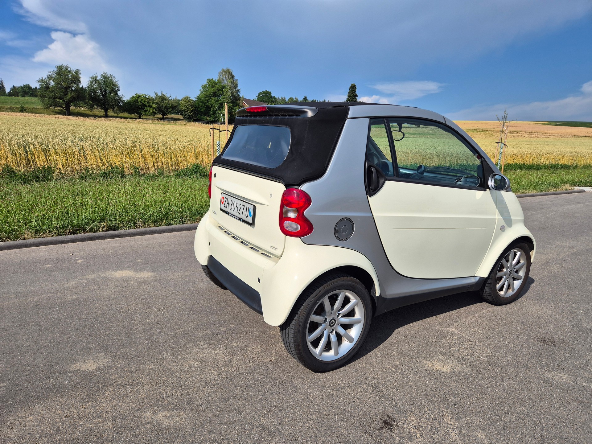 SMART Cabrio-image-4
