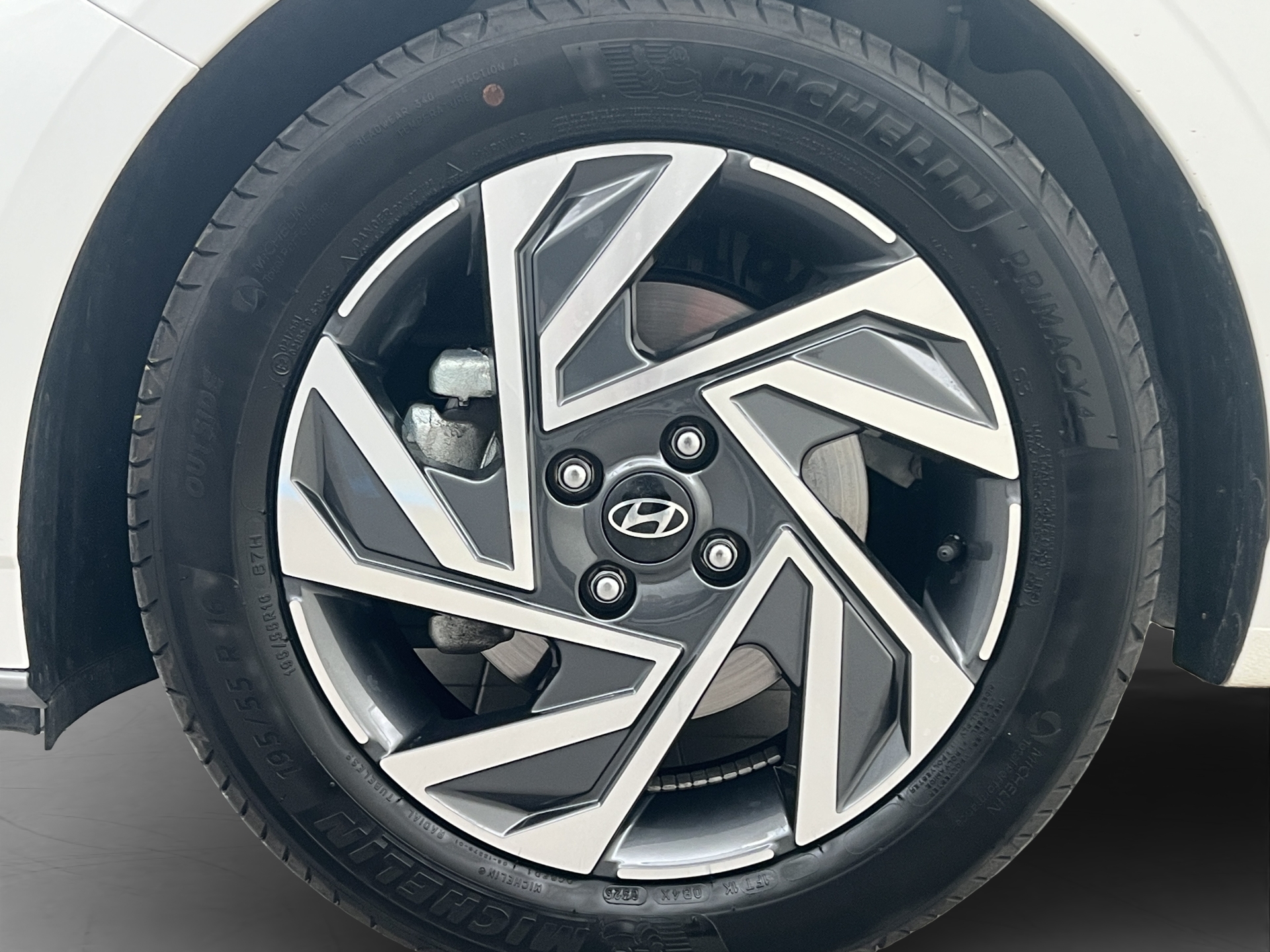 HYUNDAI i20 1.0 T-GDi Amplia DCT-image-8
