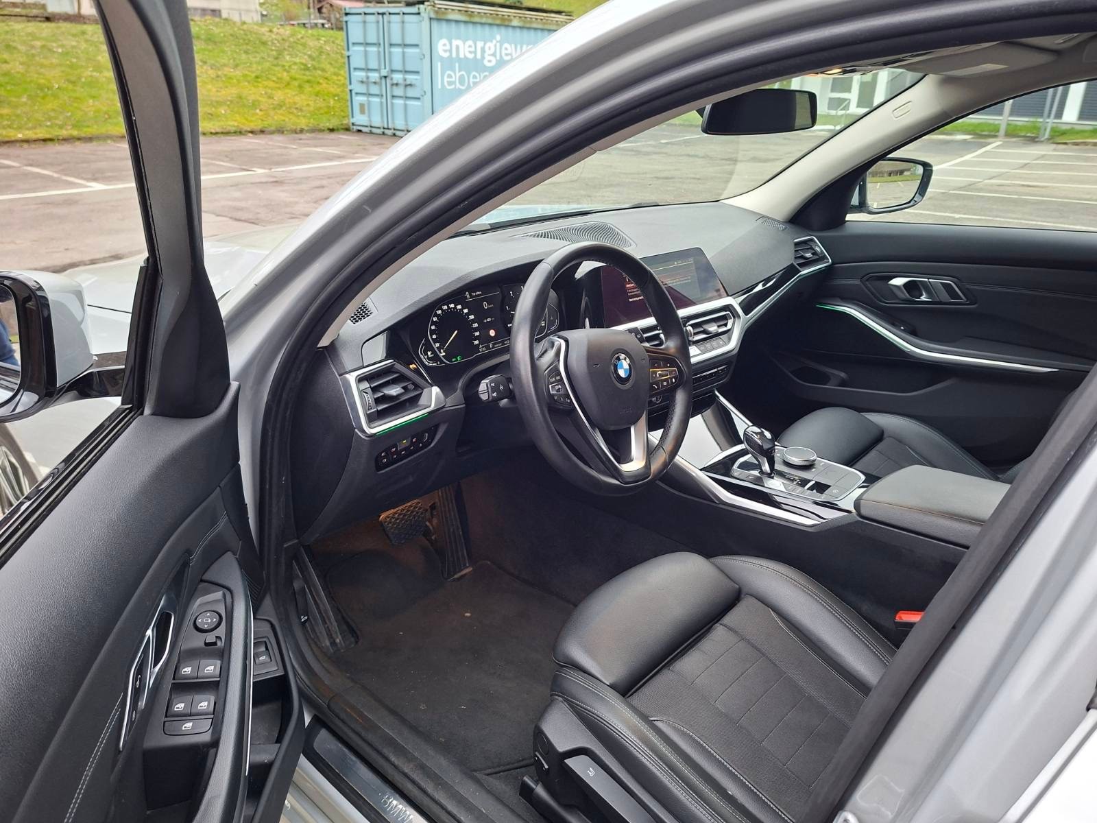 BMW 320d xDrive Touring Steptronic Fleet Edition-image-4