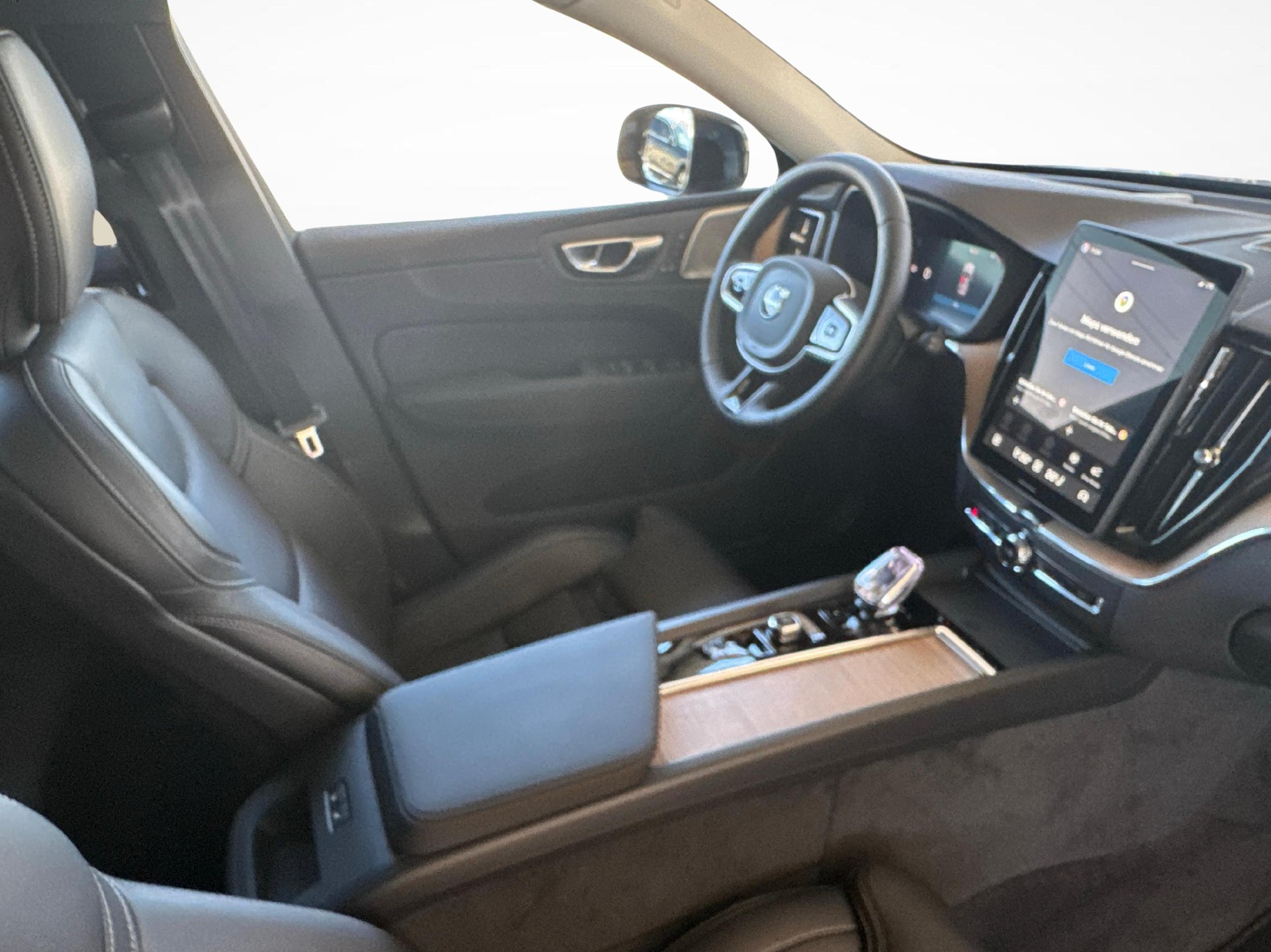 VOLVO XC60 2.0 T8 TE Ultra Dark eAWD-image-10
