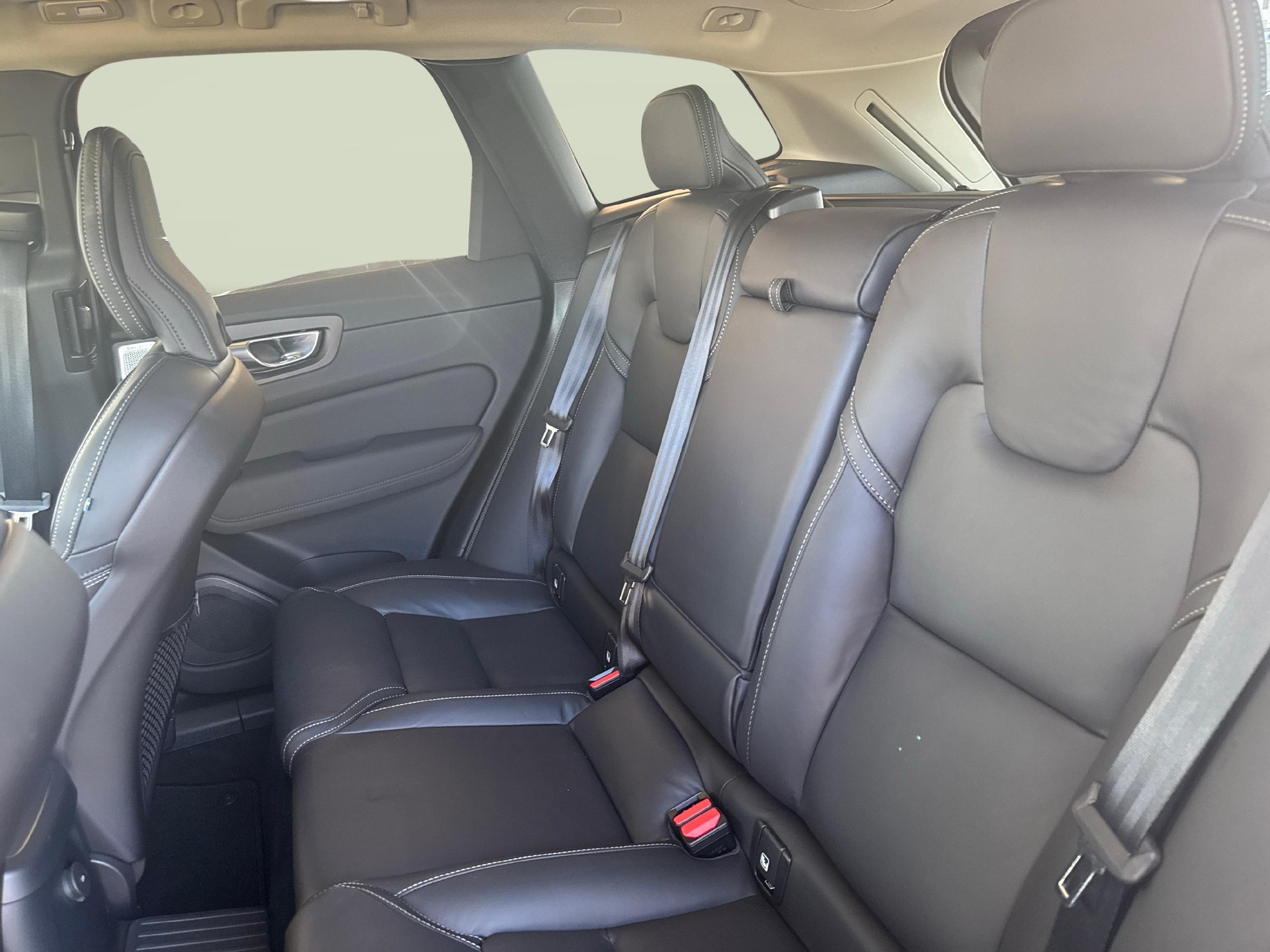 VOLVO XC60 2.0 T8 TE Ultra Dark eAWD-image-11