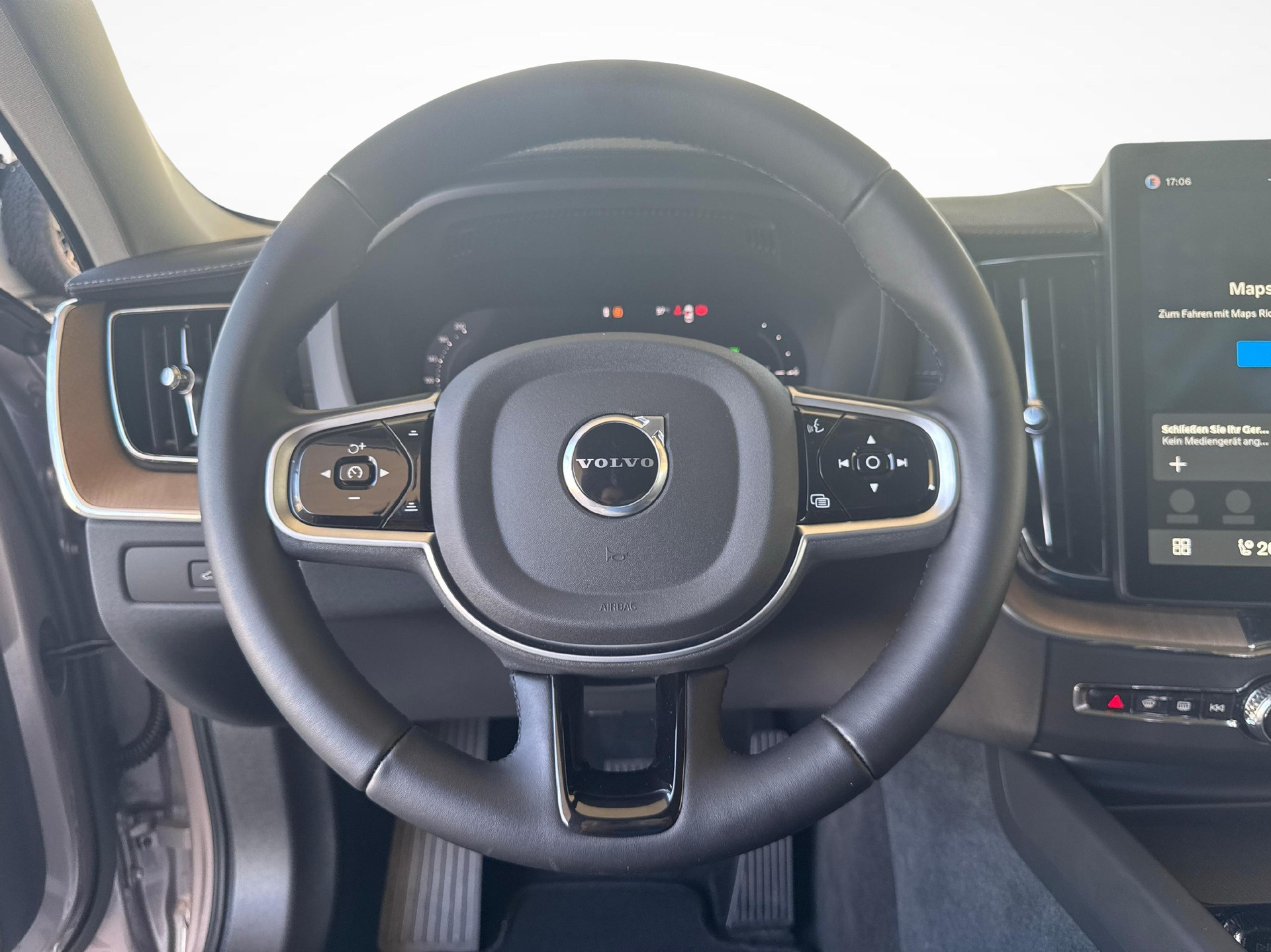 VOLVO XC60 2.0 T8 TE Ultra Dark eAWD-image-14
