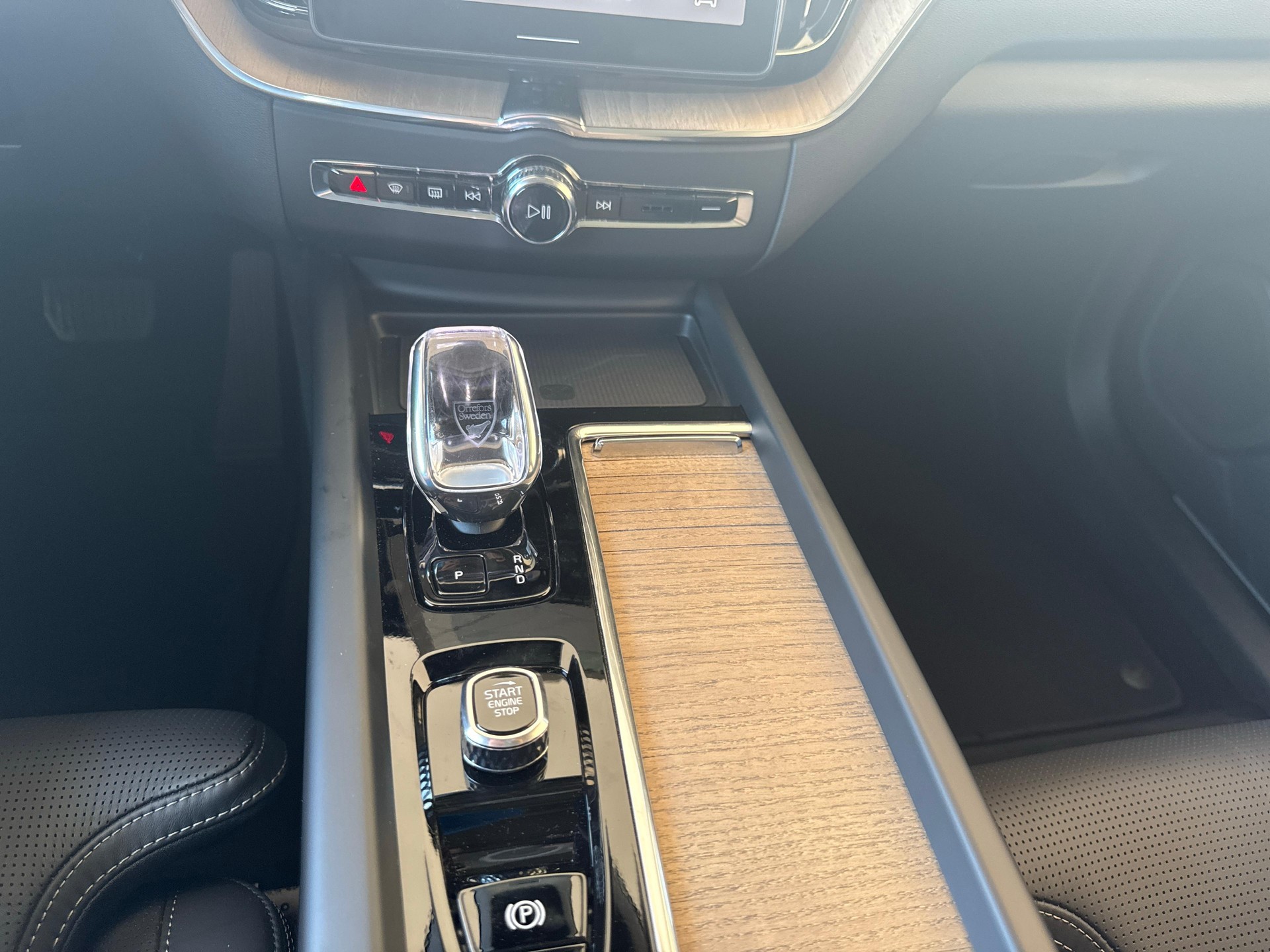 VOLVO XC60 2.0 T8 TE Ultra Dark eAWD-image-17
