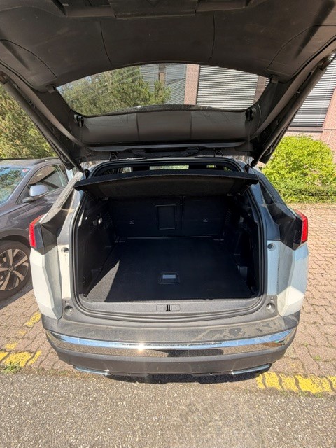 PEUGEOT 1.5 BlueHDi GT Line-image-4