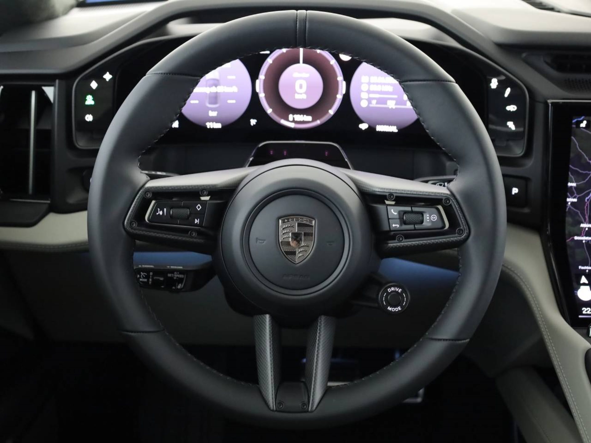PORSCHE Cayenne Turbo Coupé Electric-image-9