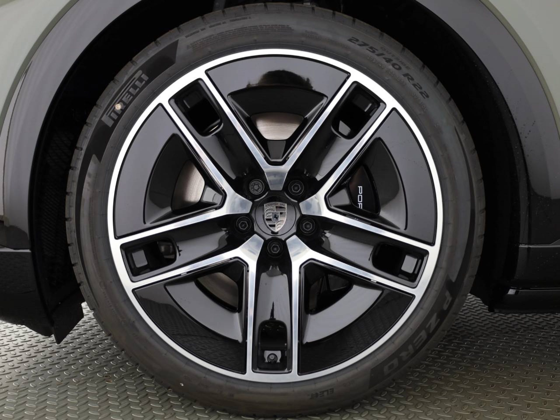 PORSCHE Cayenne Turbo Coupé Electric-image-7