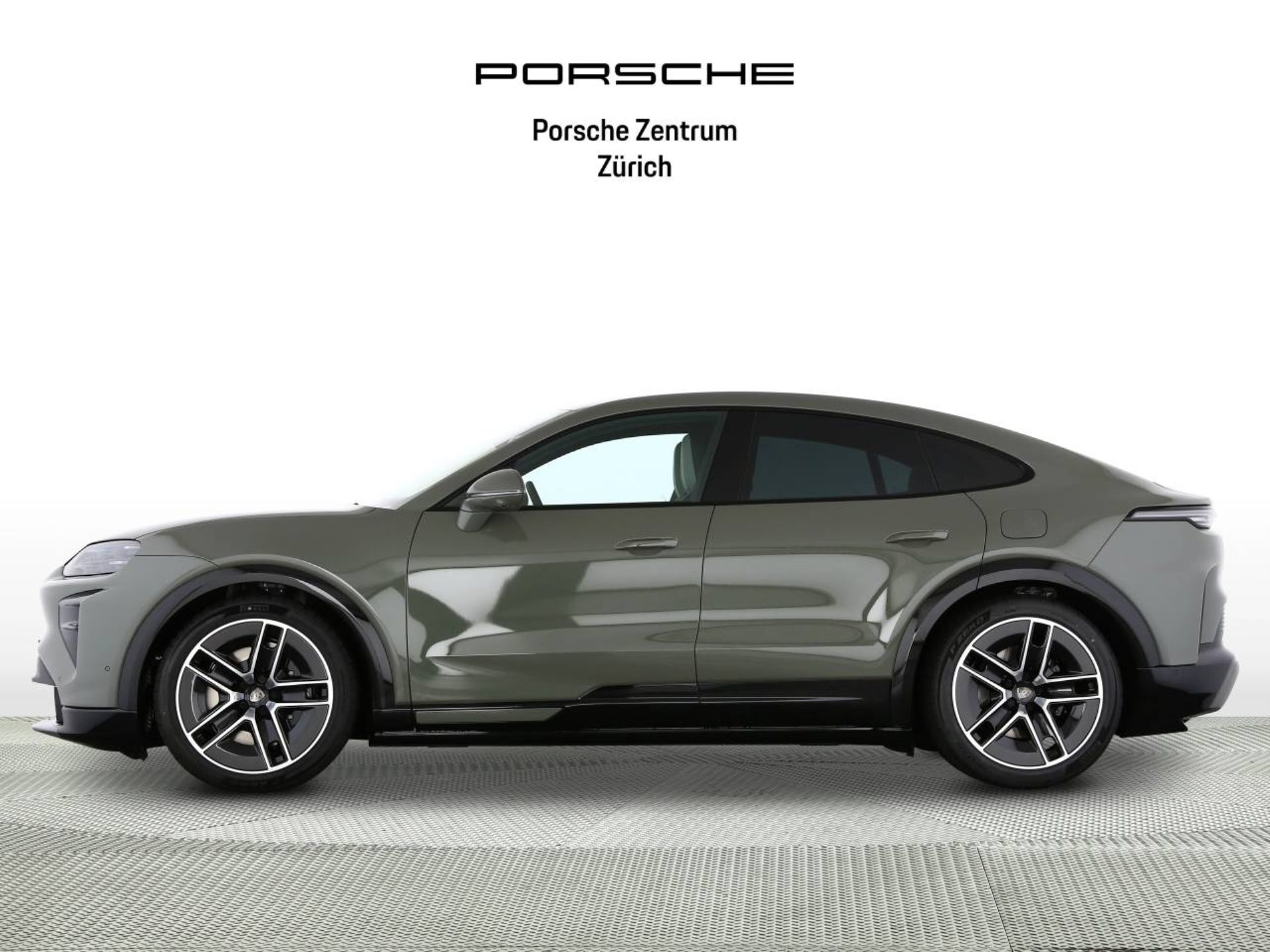 PORSCHE Cayenne Turbo Coupé Electric-image-1