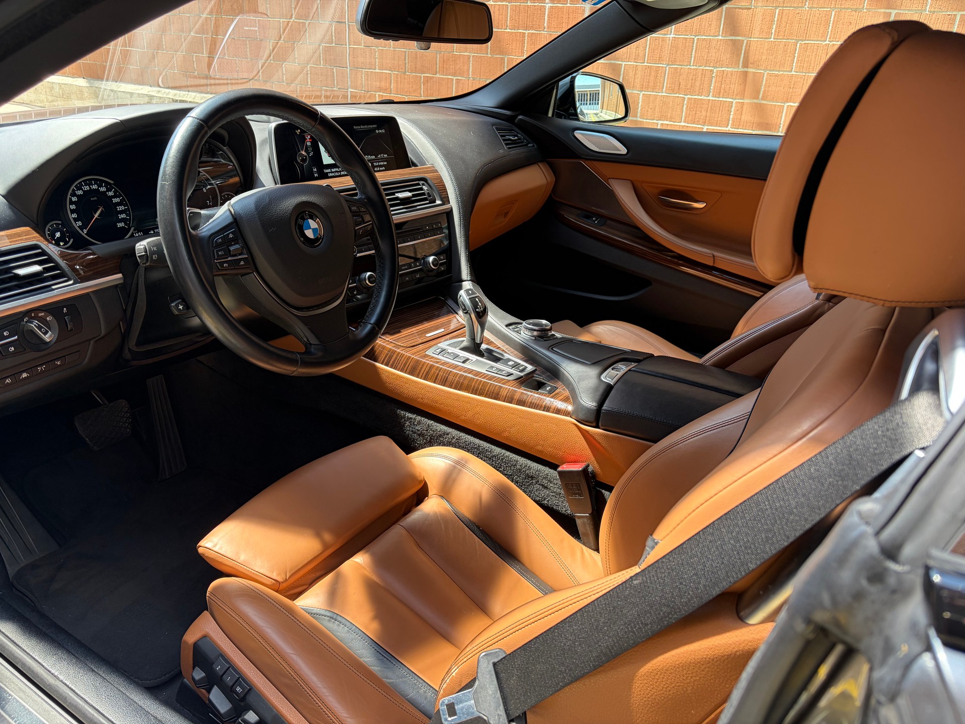 BMW 650i-image-4