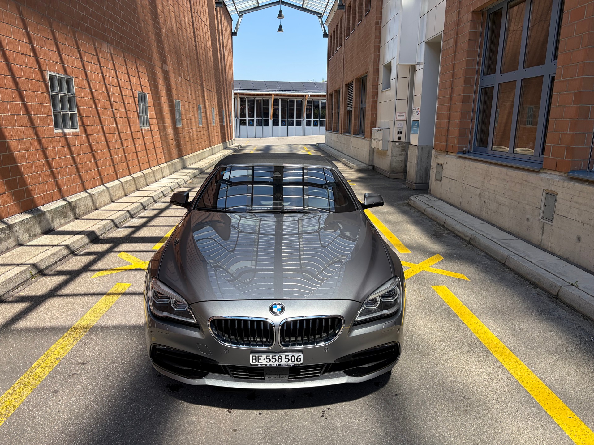BMW 650i-image-0