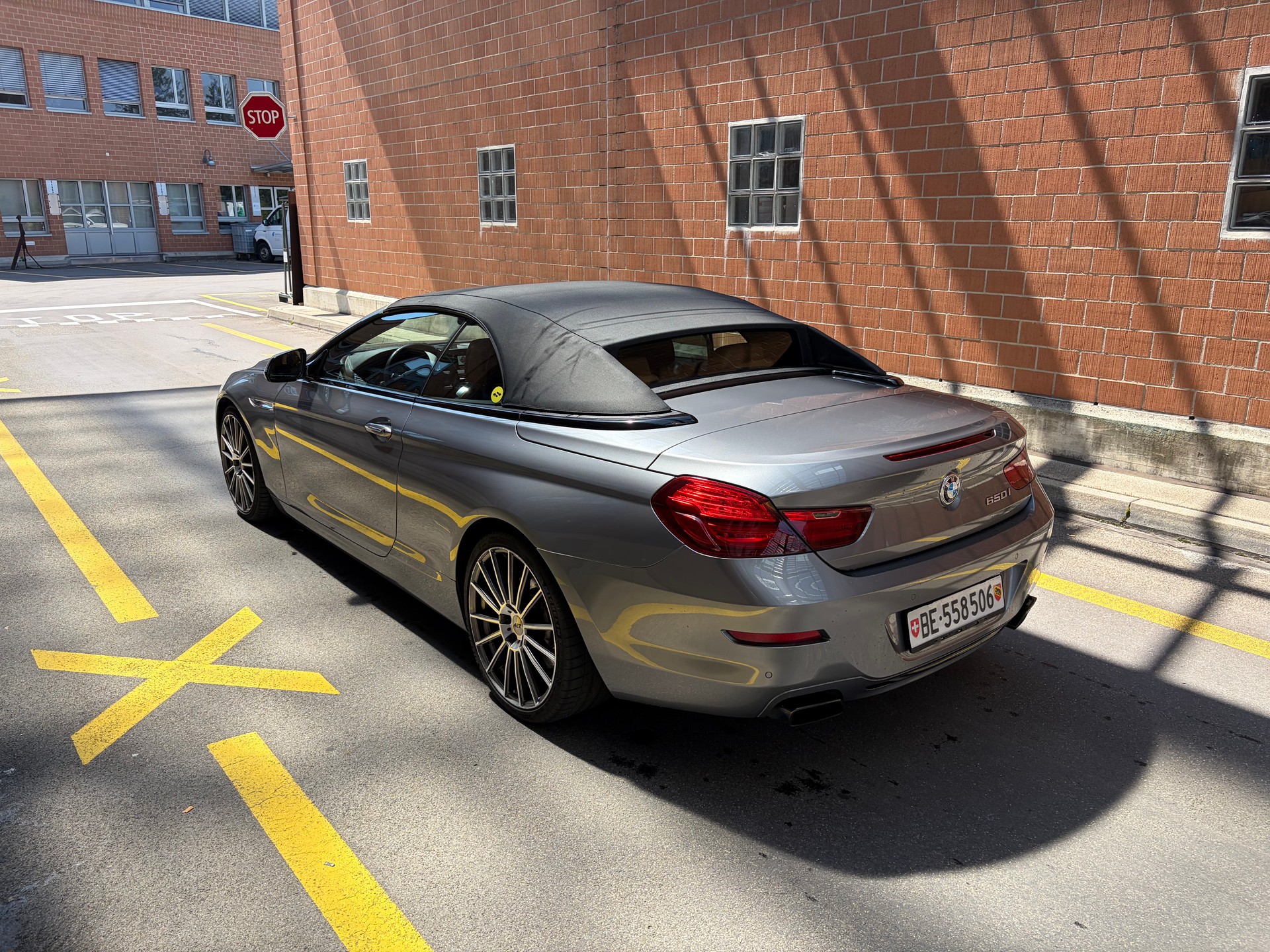 BMW 650i-image-3