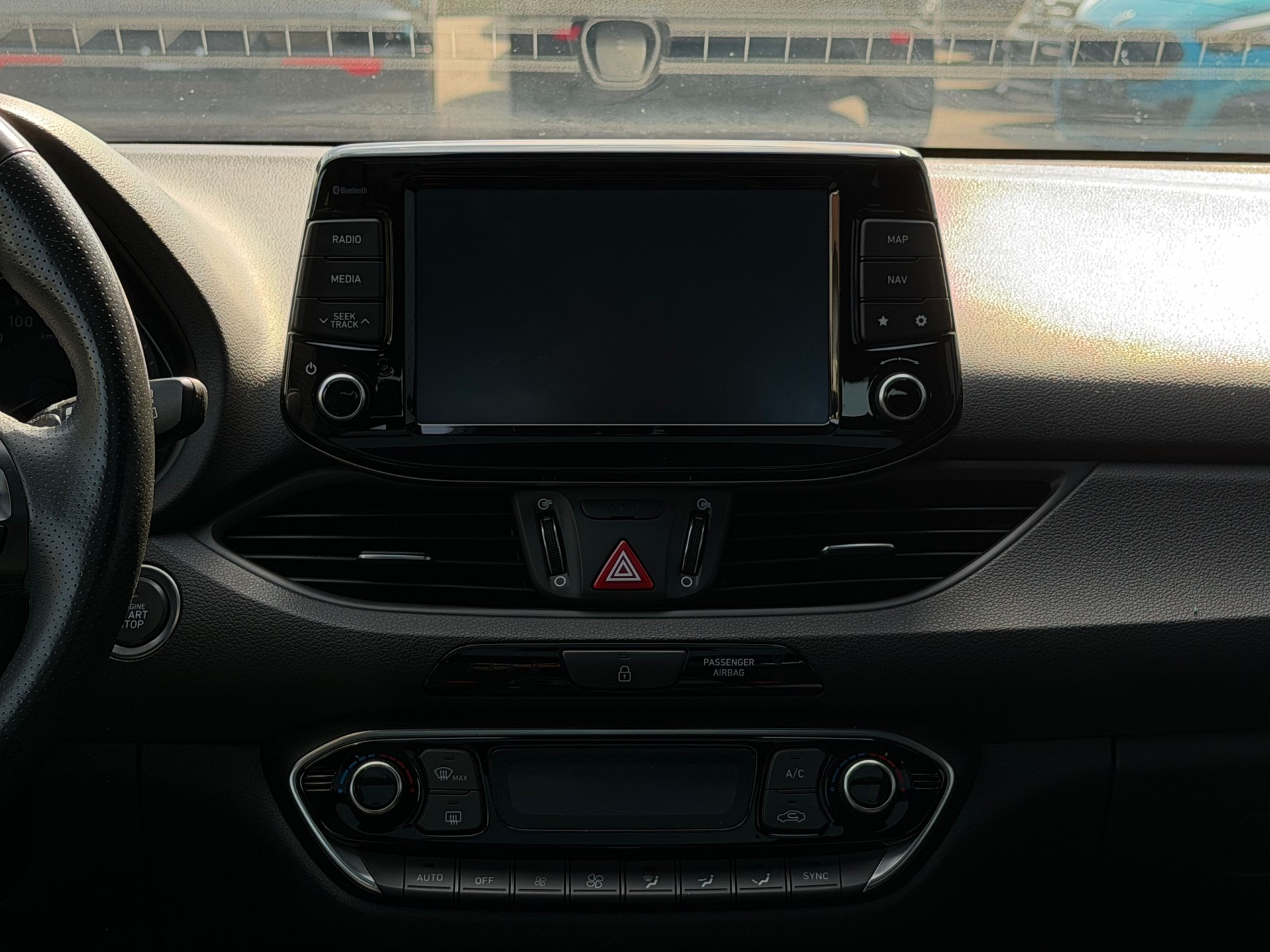 HYUNDAI i30 Wagon 1.4 T-GDi Amplia DCT-image-10