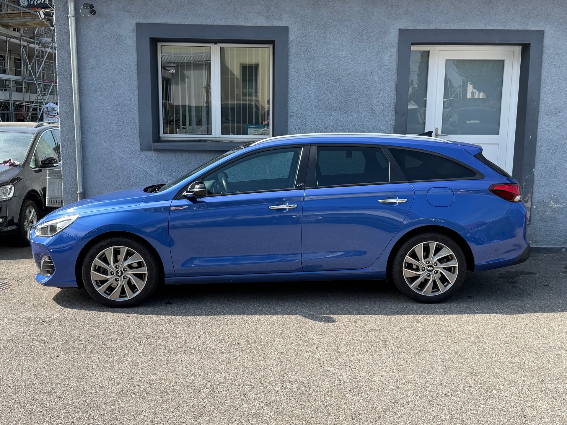 HYUNDAI i30 Wagon 1.4 T-GDi Amplia DCT-image-2