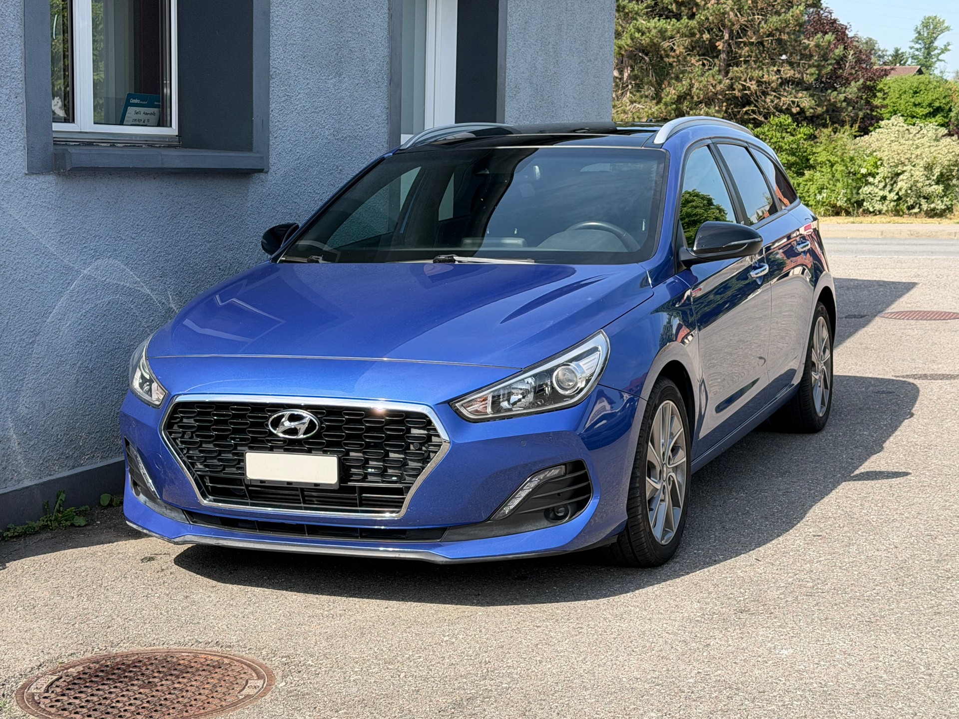 HYUNDAI i30 Wagon 1.4 T-GDi Amplia DCT-image-1