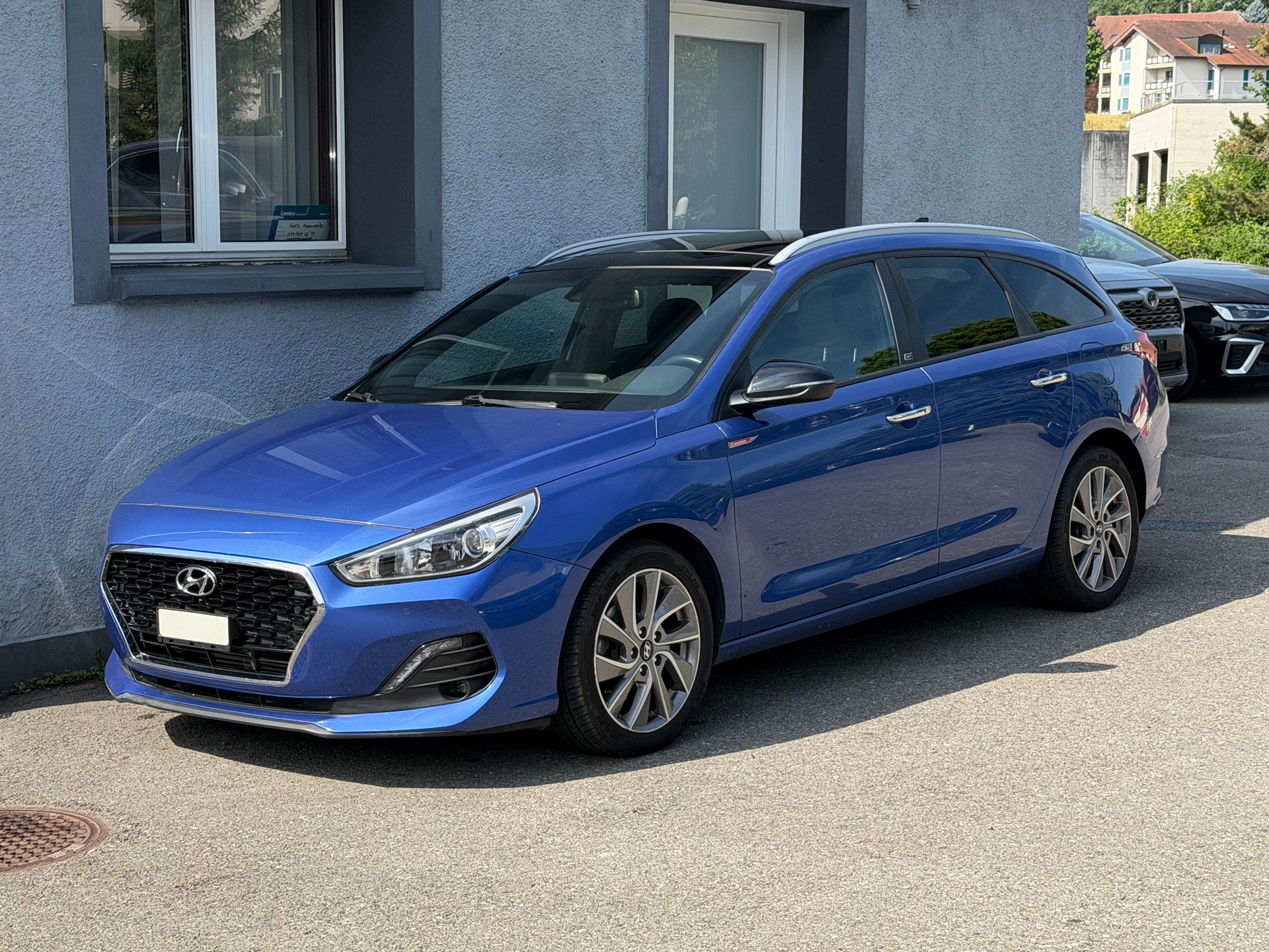 HYUNDAI i30 Wagon 1.4 T-GDi Amplia DCT-image-0