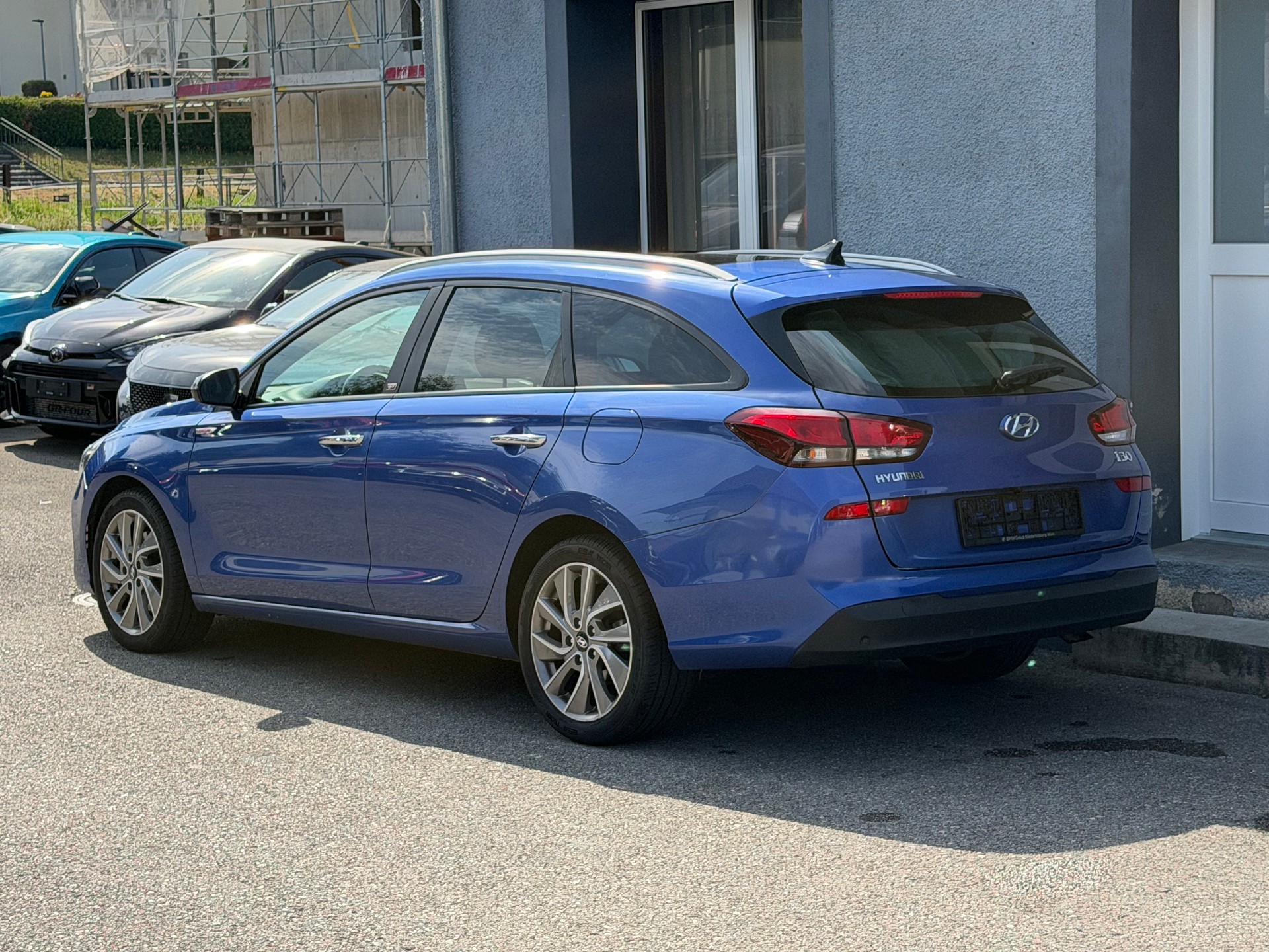 HYUNDAI i30 Wagon 1.4 T-GDi Amplia DCT-image-3