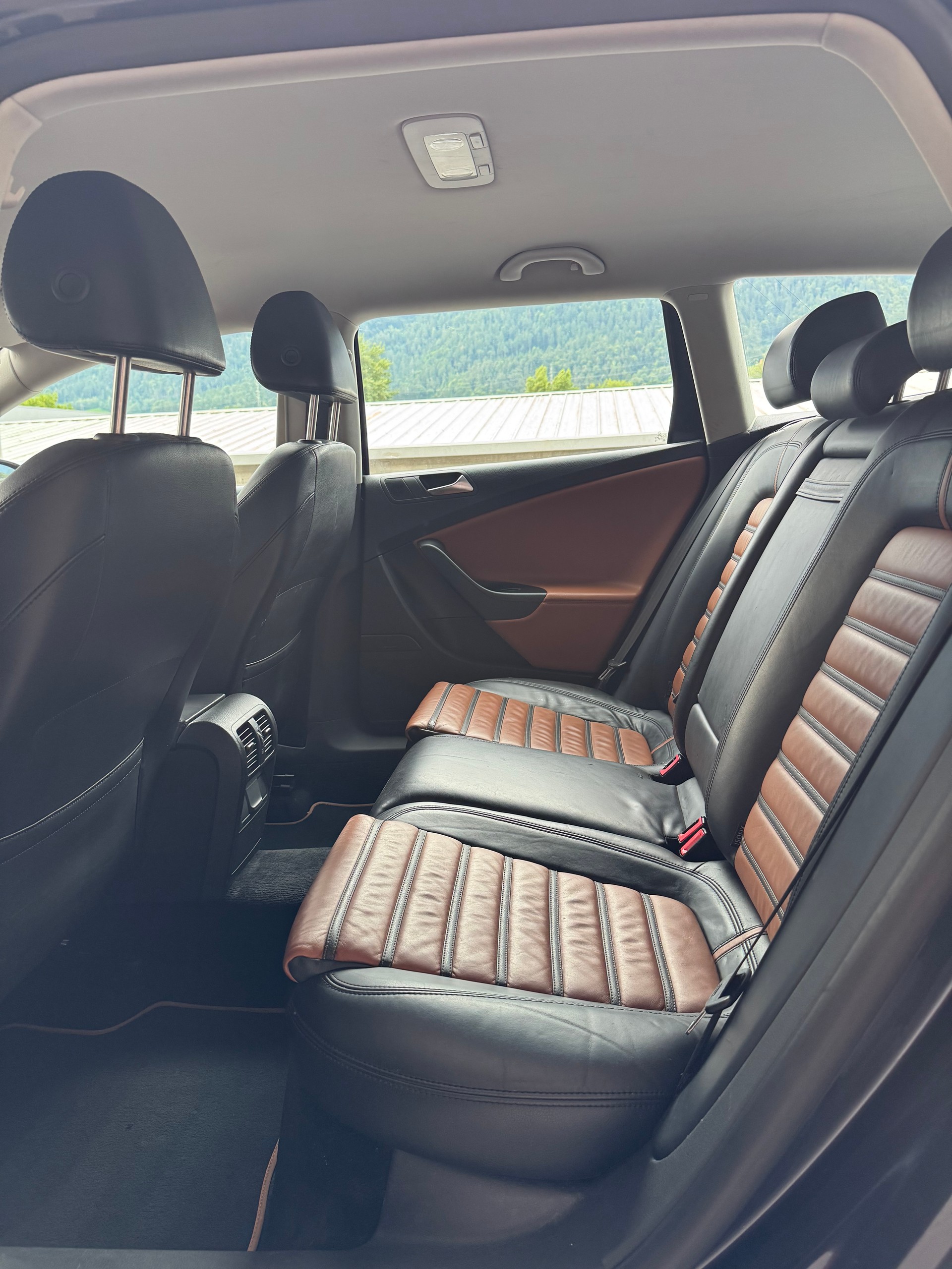 VW Passat Variant 2.0 TDI Highline 4Motion DSG-image-8