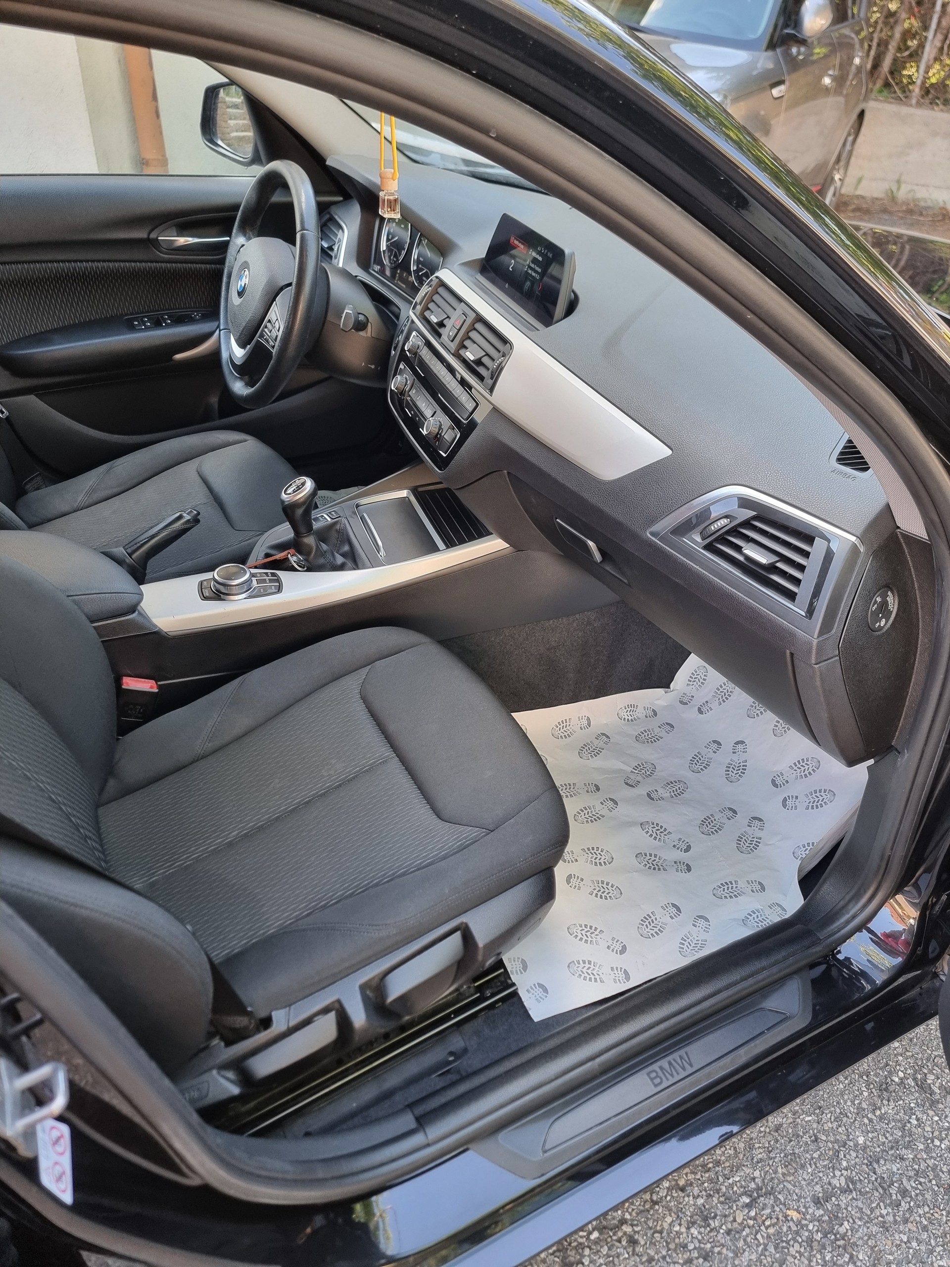 BMW 114d Business-image-9
