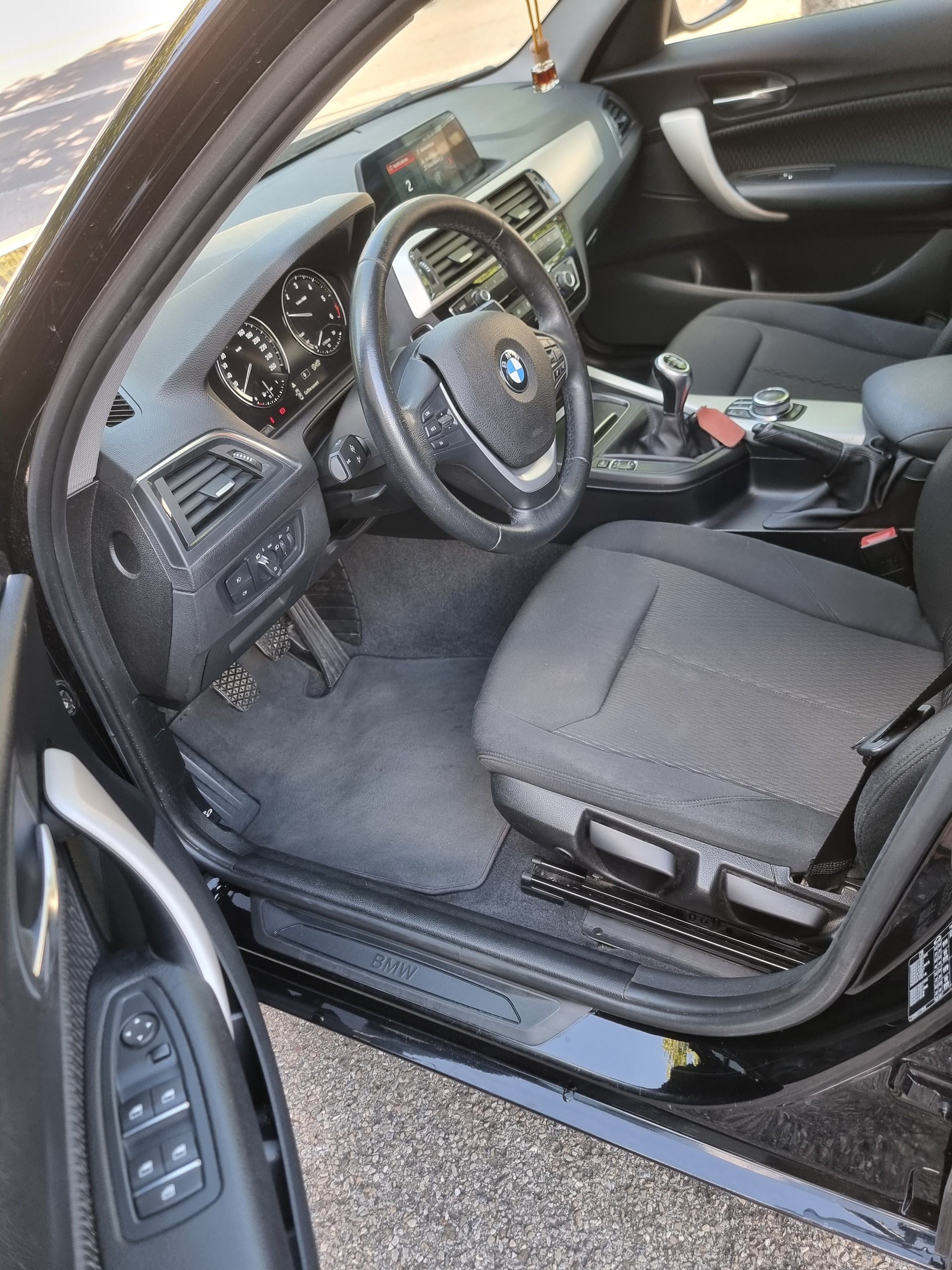 BMW 114d Business-image-8