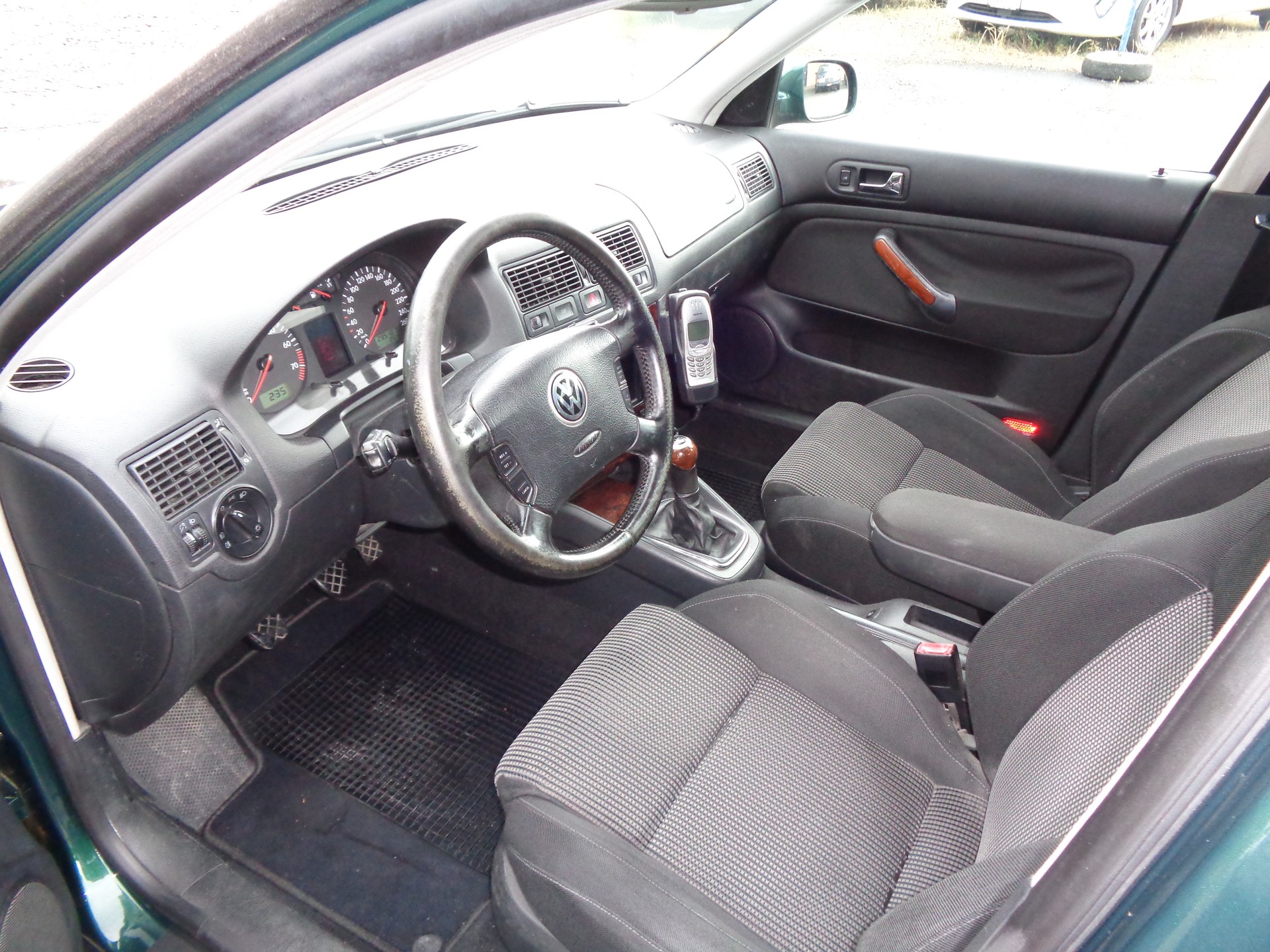 VW Golf 2.8 Highline 4Motion-image-8