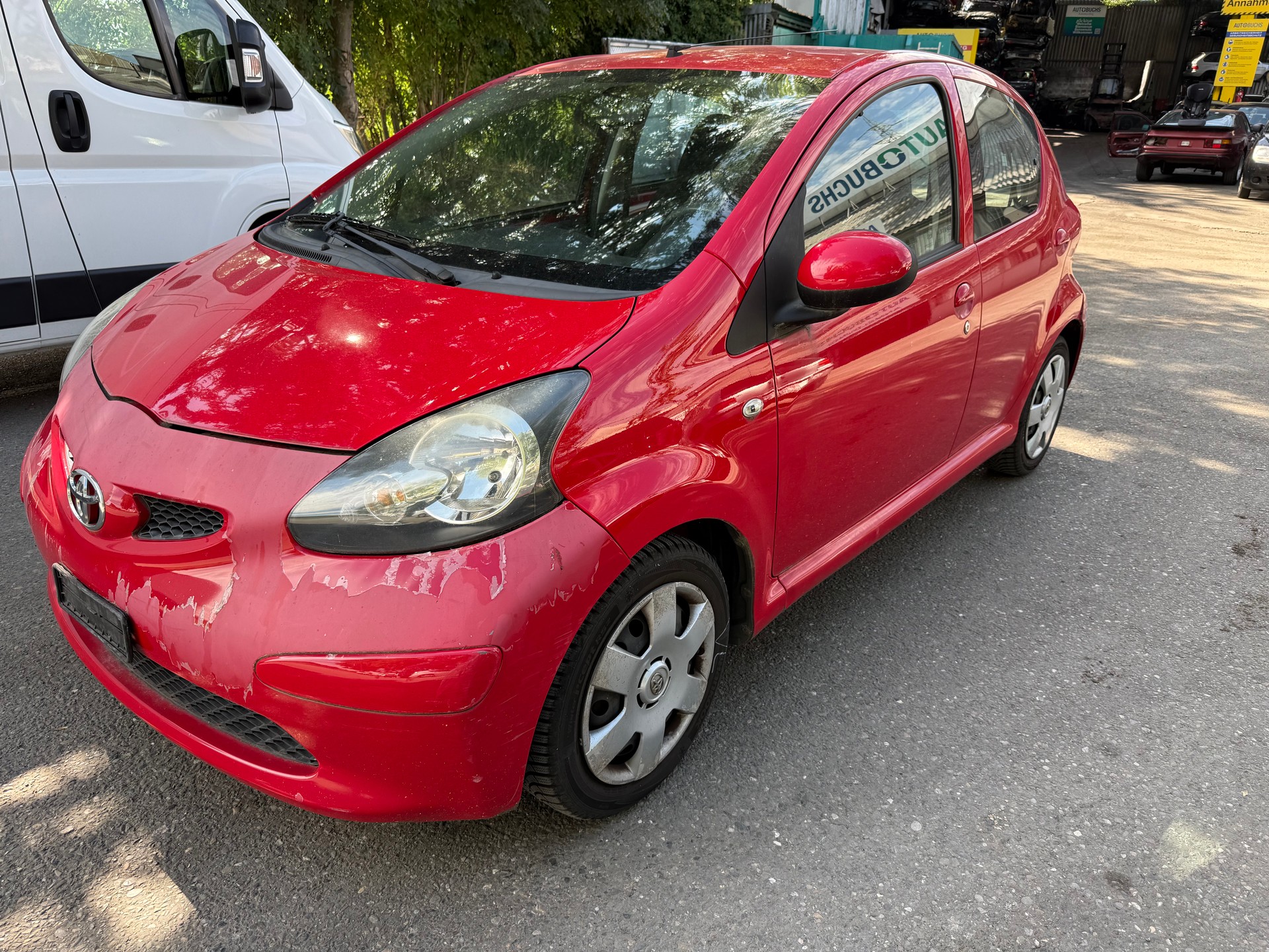 TOYOTA Aygo 1.4 D Linea Luna-image-2