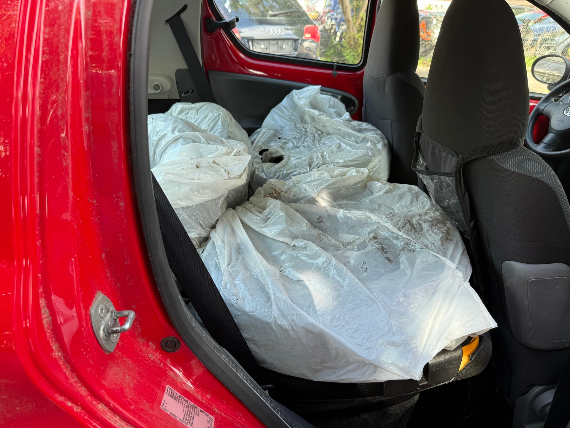 TOYOTA Aygo 1.4 D Linea Luna-image-7