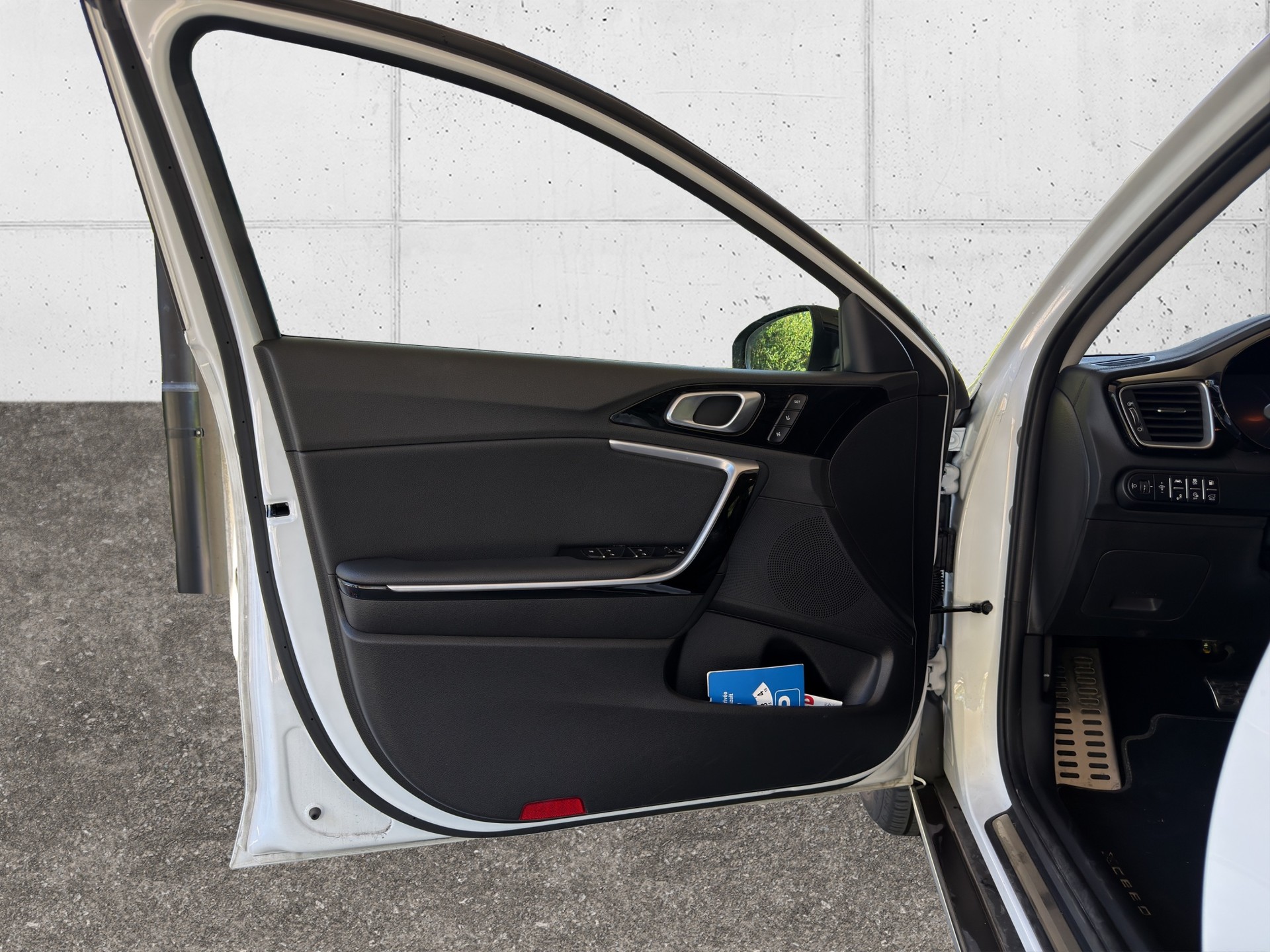 KIA Xceed 1.6 GDi Plug-in Hybrid Style DCT-image-23