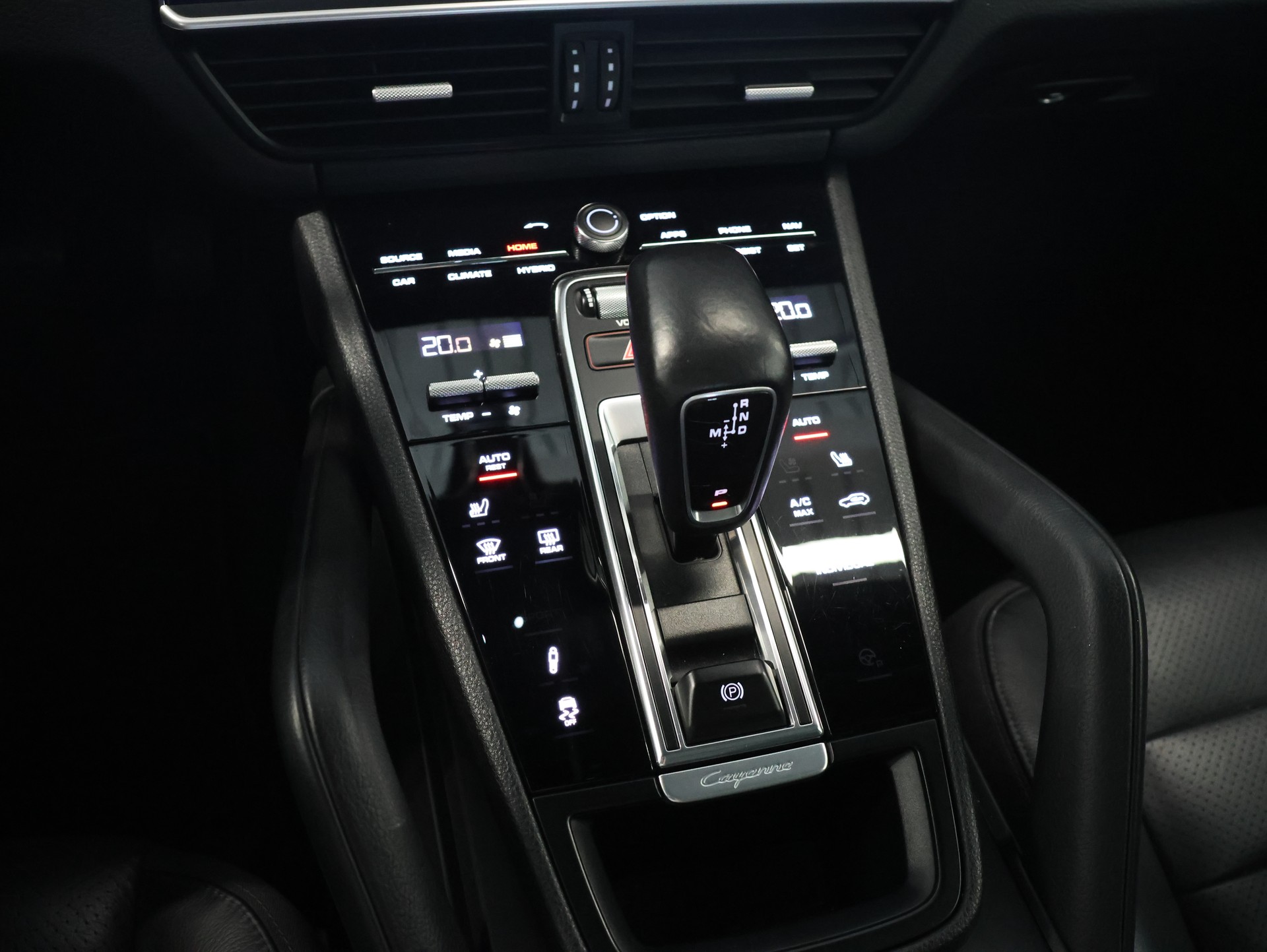 PORSCHE Cayenne E-Hybrid *Panoramadach* *Rückfahrkamera* *Frischer Service*-image-19