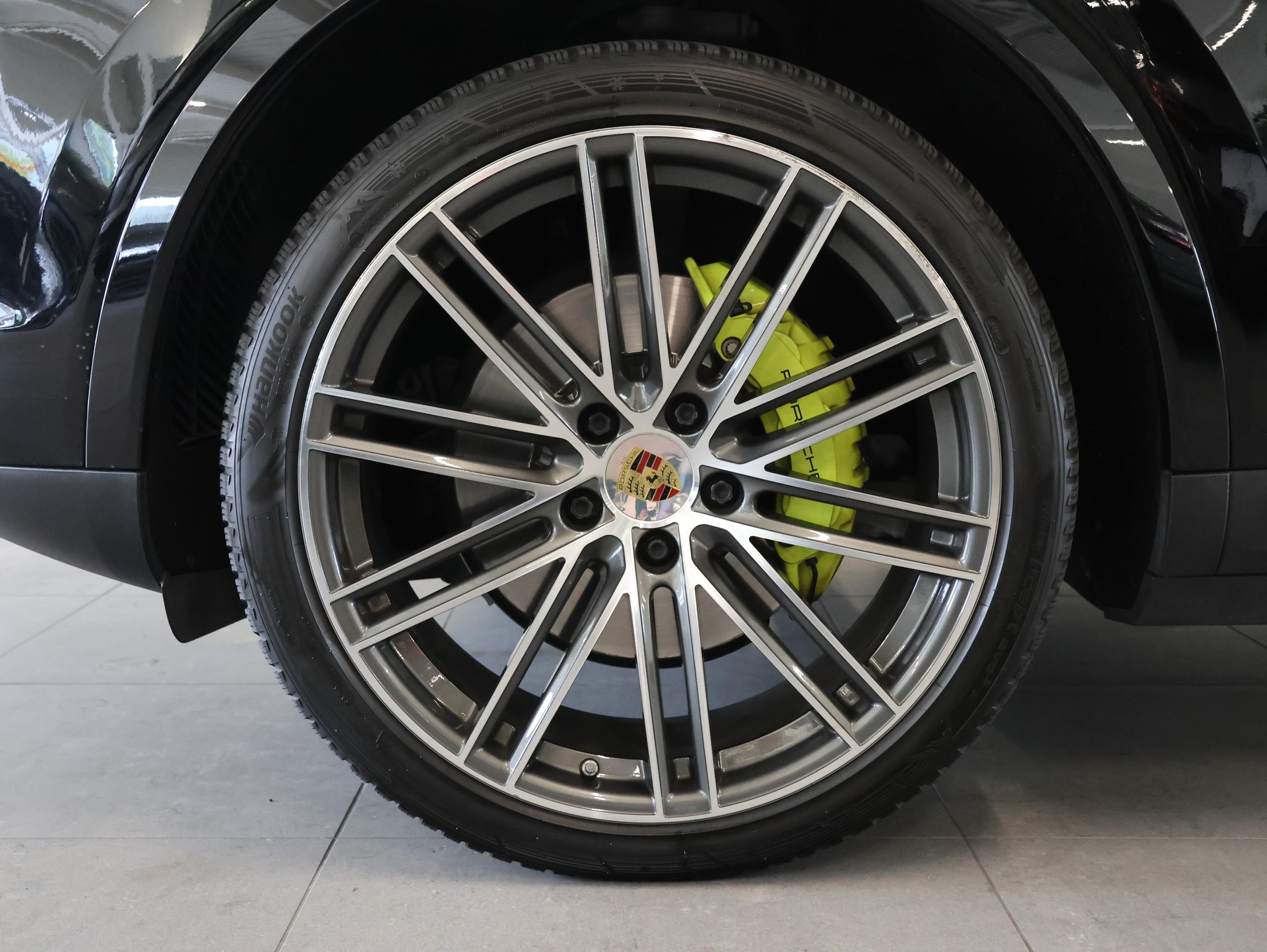 PORSCHE Cayenne E-Hybrid *Panoramadach* *Rückfahrkamera* *Frischer Service*-image-8