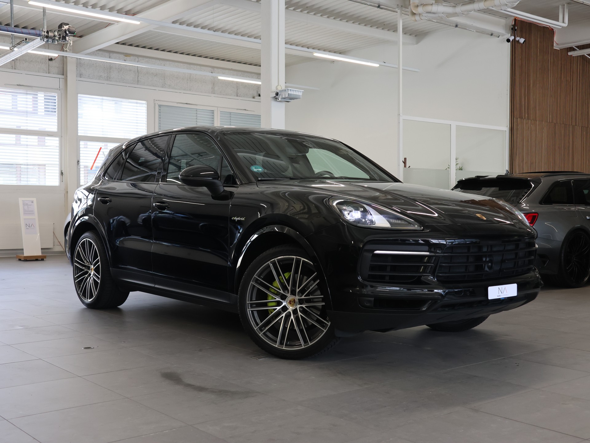 PORSCHE Cayenne E-Hybrid *Panoramadach* *Rückfahrkamera* *Frischer Service*-image-0