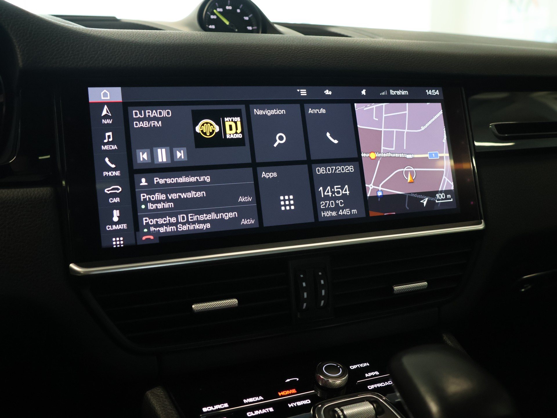PORSCHE Cayenne E-Hybrid *Panoramadach* *Rückfahrkamera* *Frischer Service*-image-15