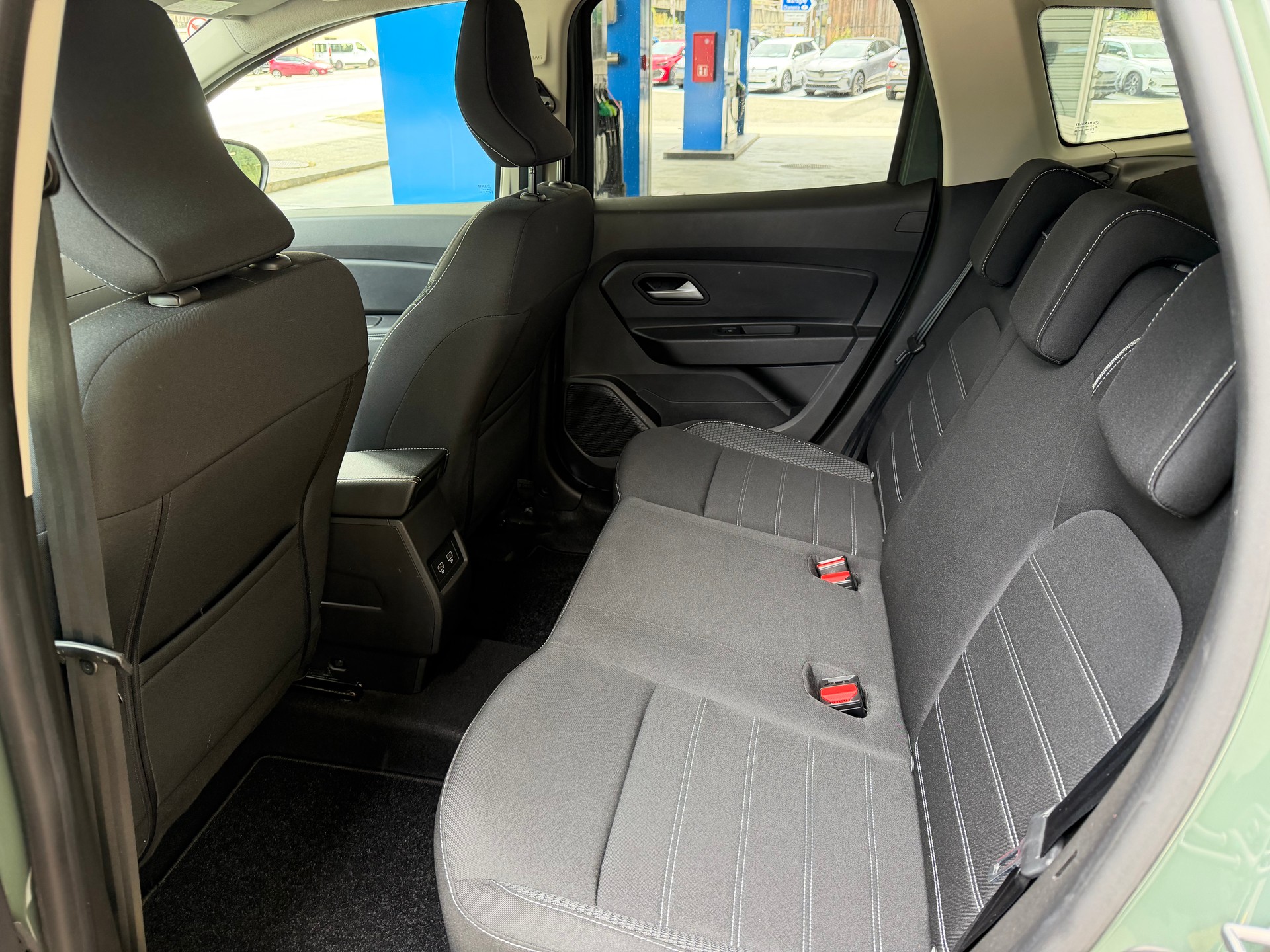 DACIA Duster TCe 150 Journey+ 4x4-image-6