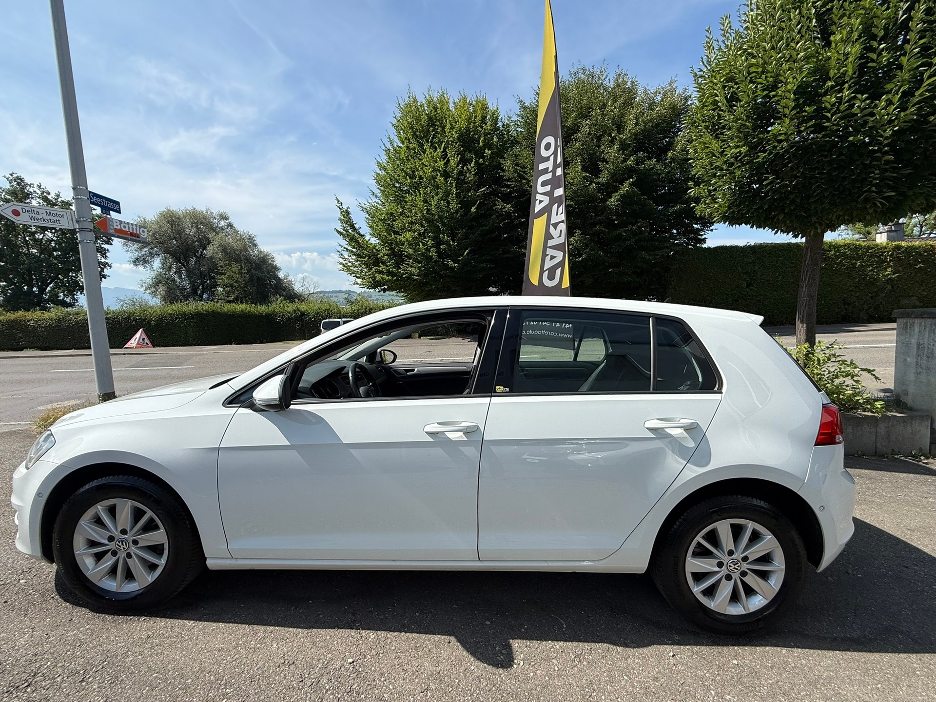 VW Golf 1.4 TSI 65th Edition DSG-image-3