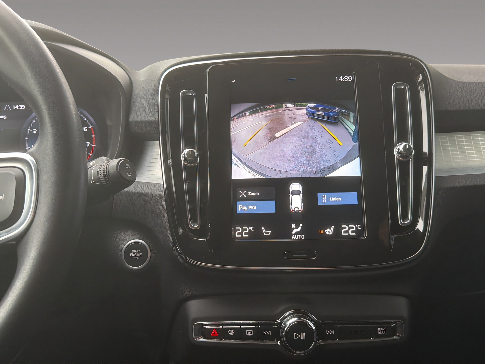 VOLVO XC40 1.5 T2 Momentum-image-12