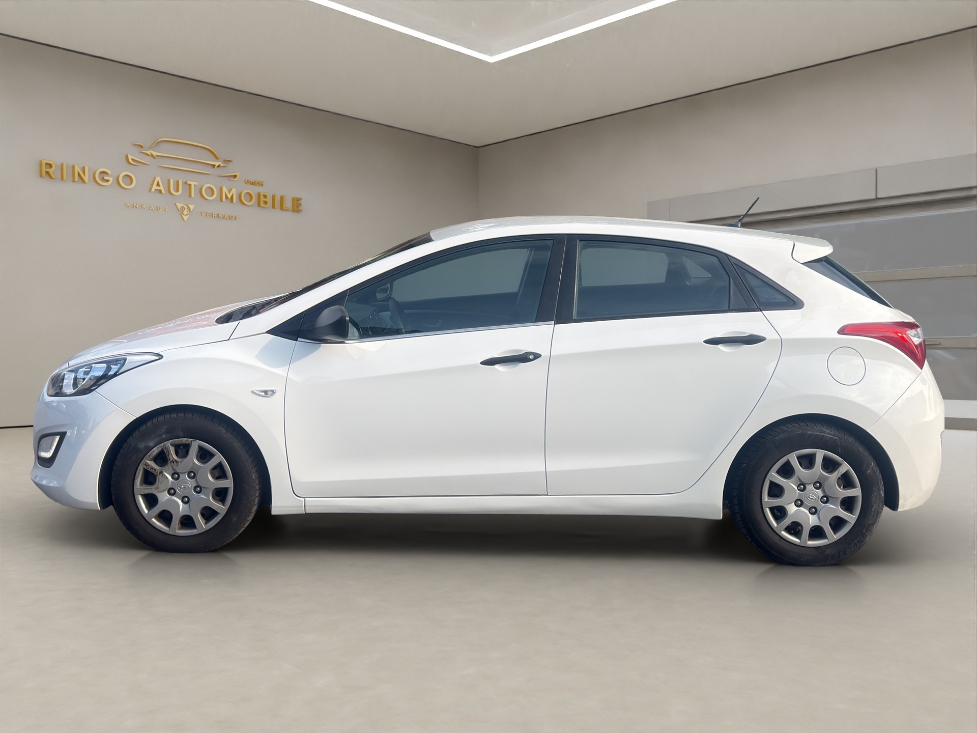 HYUNDAI i30 1.4 CRDI-showroom-element-3