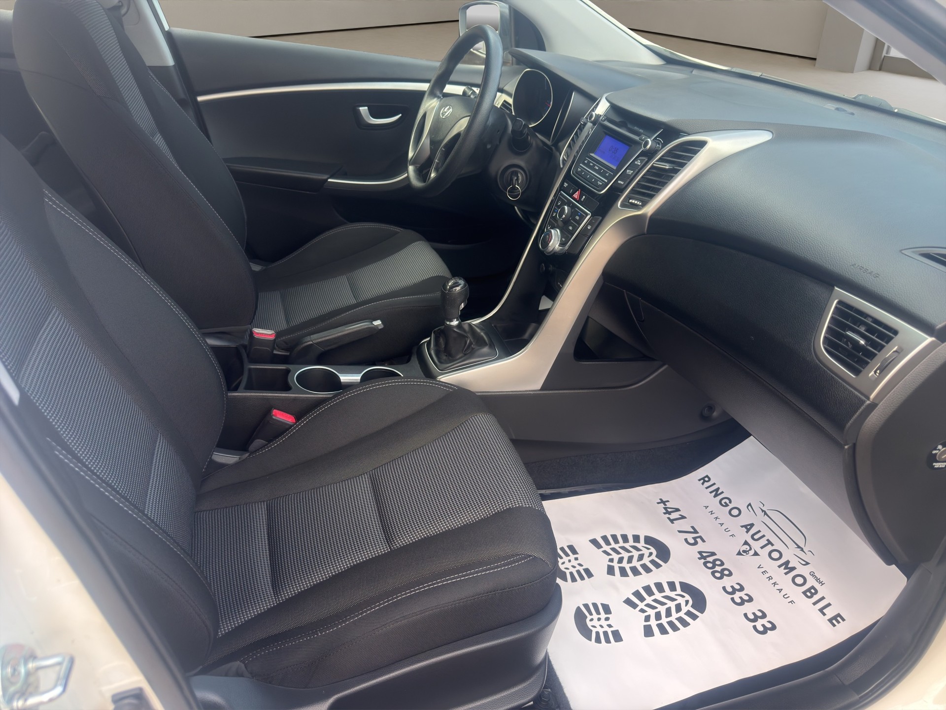 HYUNDAI i30 1.4 CRDI-image-11