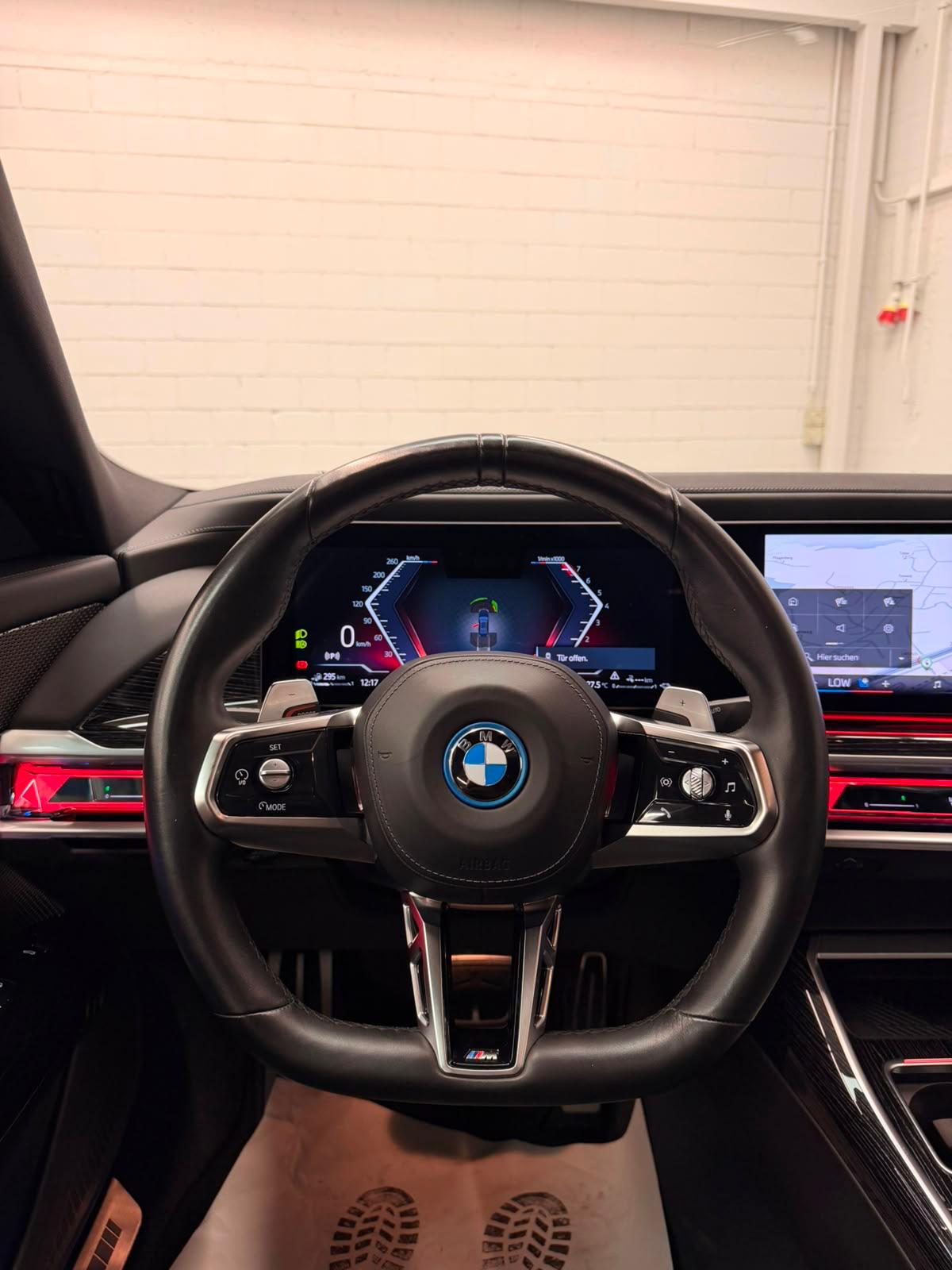 BMW 750e xDrive M Sport All Balck Performance Steptronic 4Jahre Garantie & Gratisservice Vollausstattung-image-11