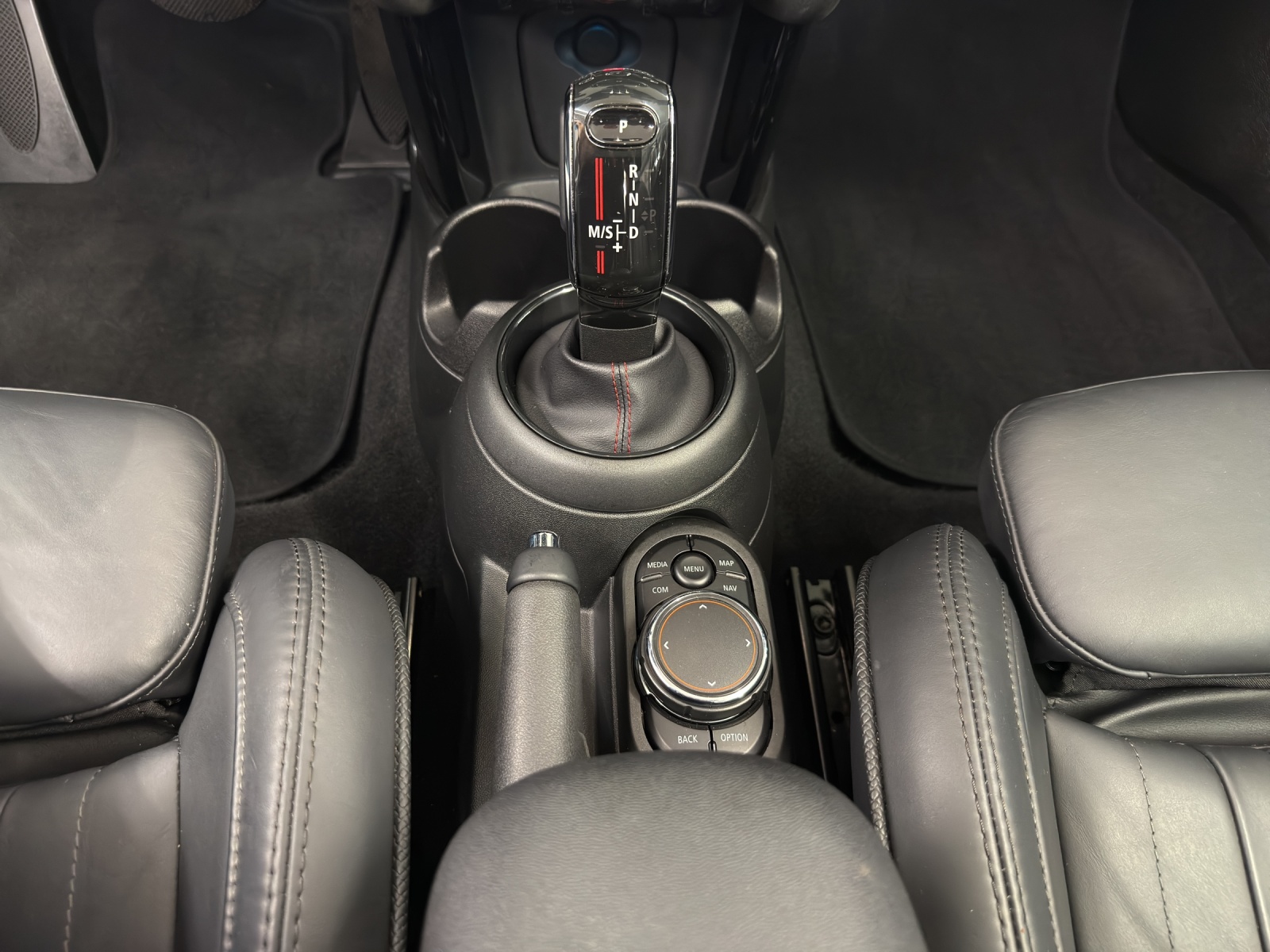 MINI Cabrio Cooper S Cabrio-image-16