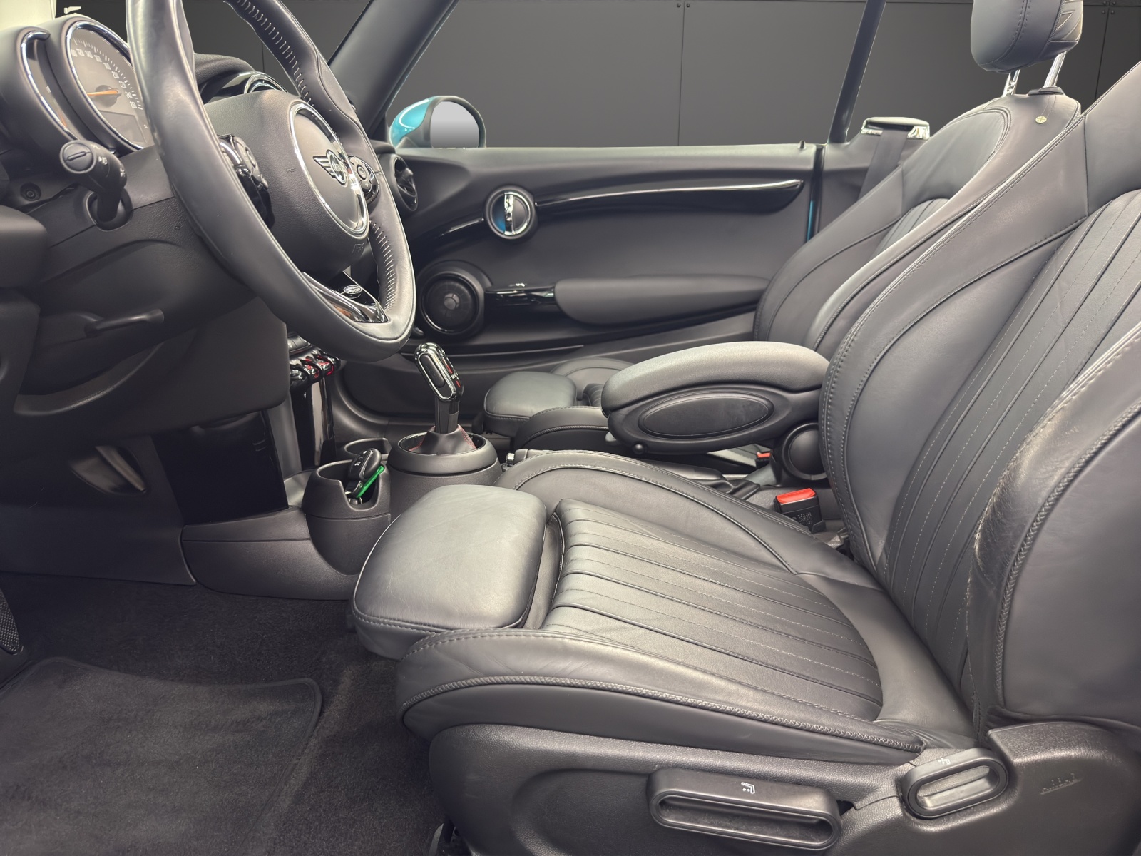 MINI Cabrio Cooper S Cabrio-image-6