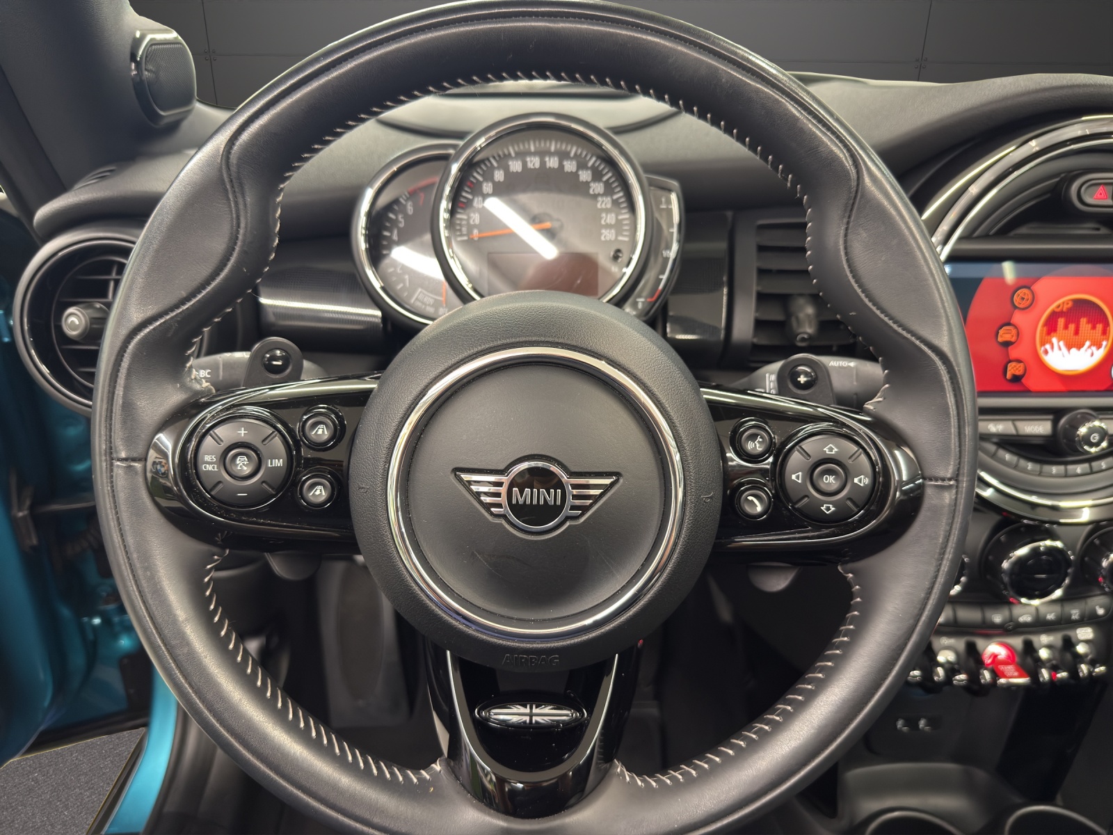 MINI Cabrio Cooper S Cabrio-image-12