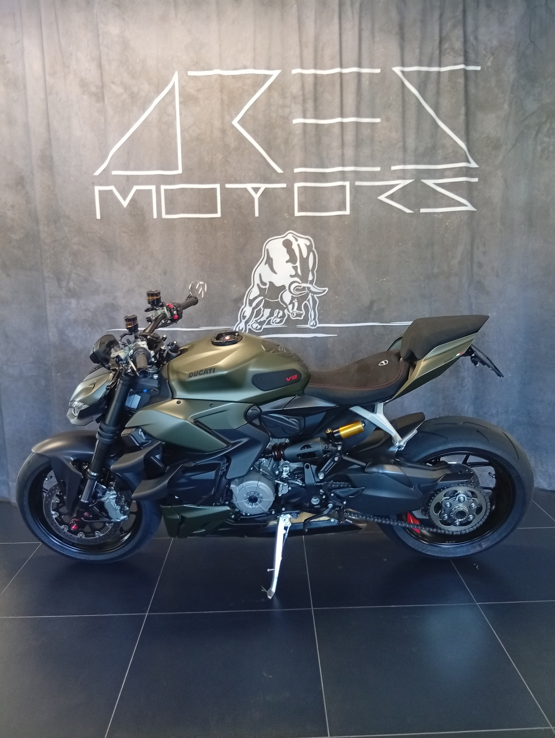 DUCATI Streetfighter V2-image-4