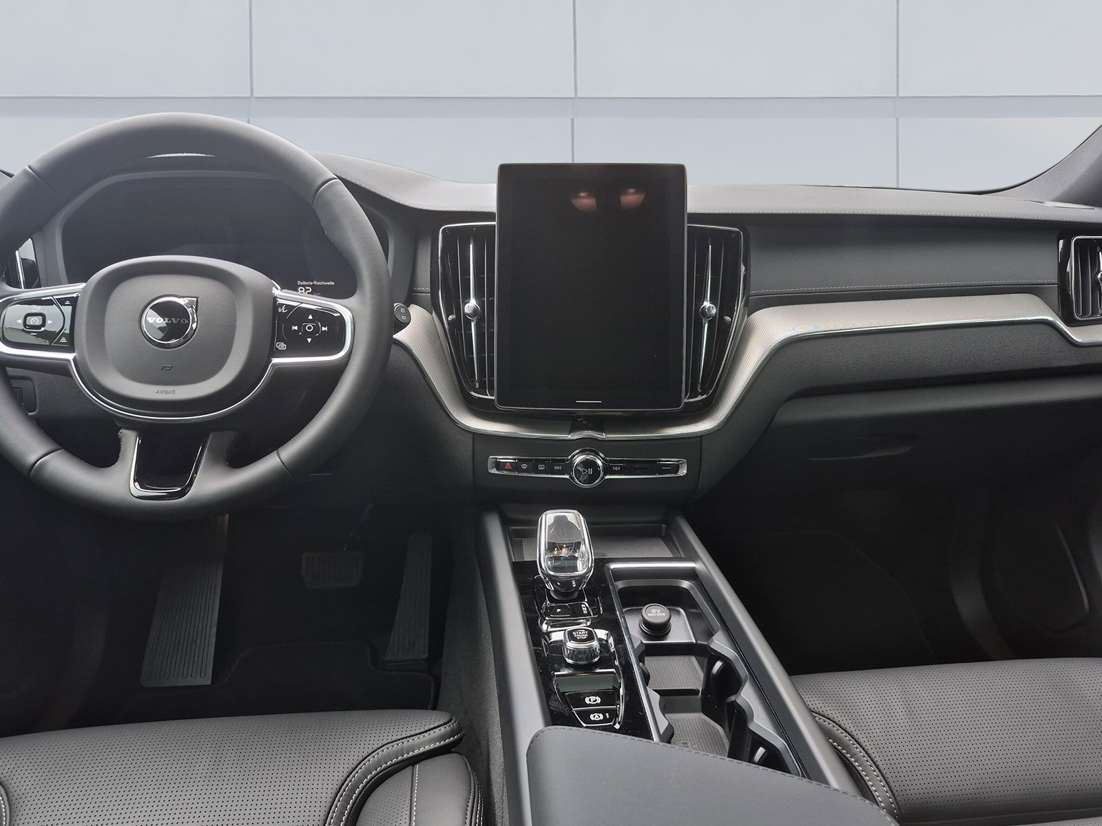 VOLVO XC60 2.0 T6 TE Black Edition eAWD-image-11