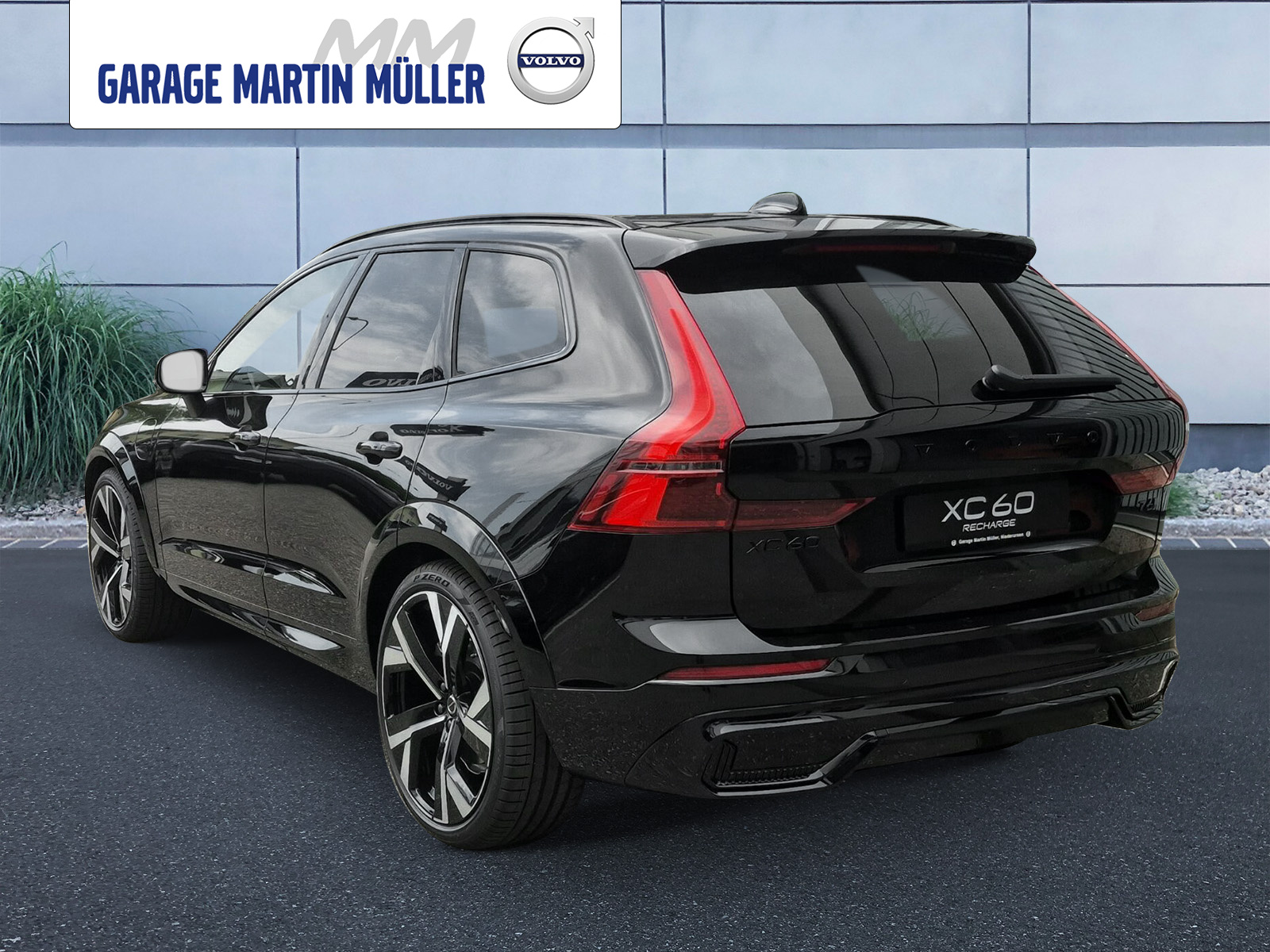 VOLVO XC60 2.0 T6 TE Black Edition eAWD-image-2